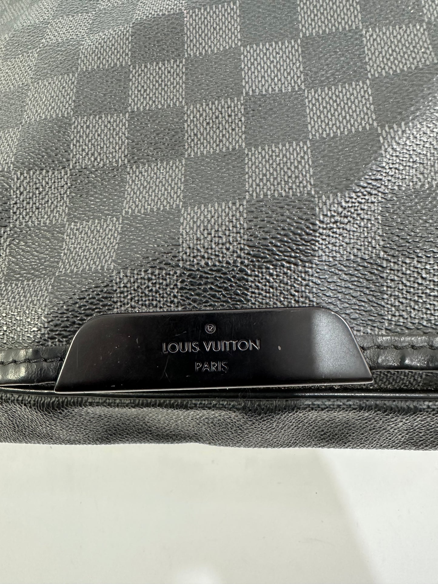 Louis Vuitton Damier Graphite Canvas Daniel MM Messenger Bag