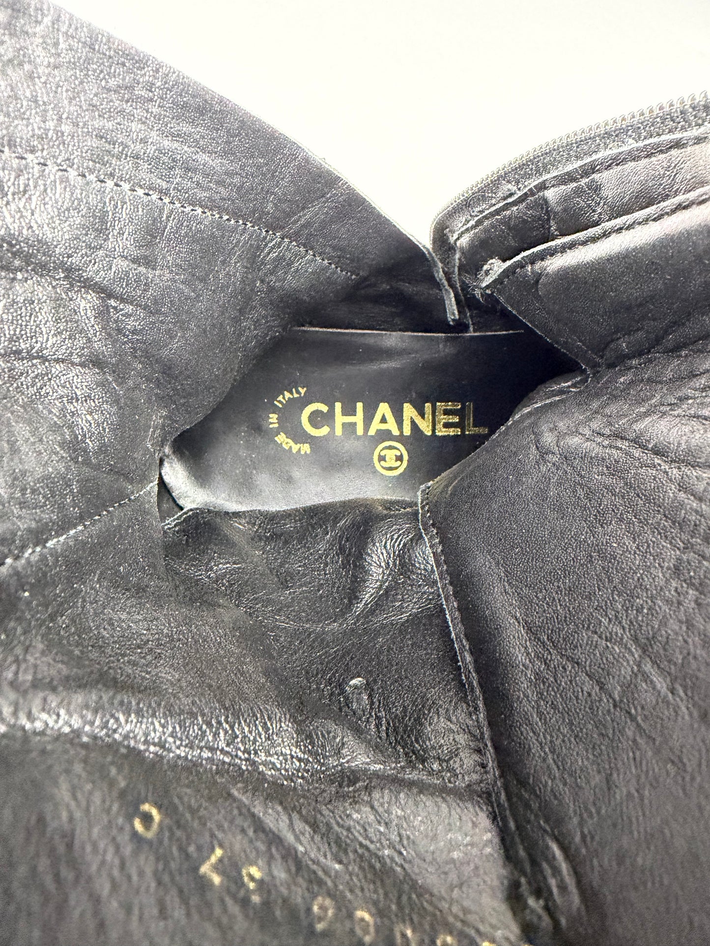 Chanel
Interlocking CC Logo Combat Boots
Women's Size 37 EU/ 7 US / 4 UK