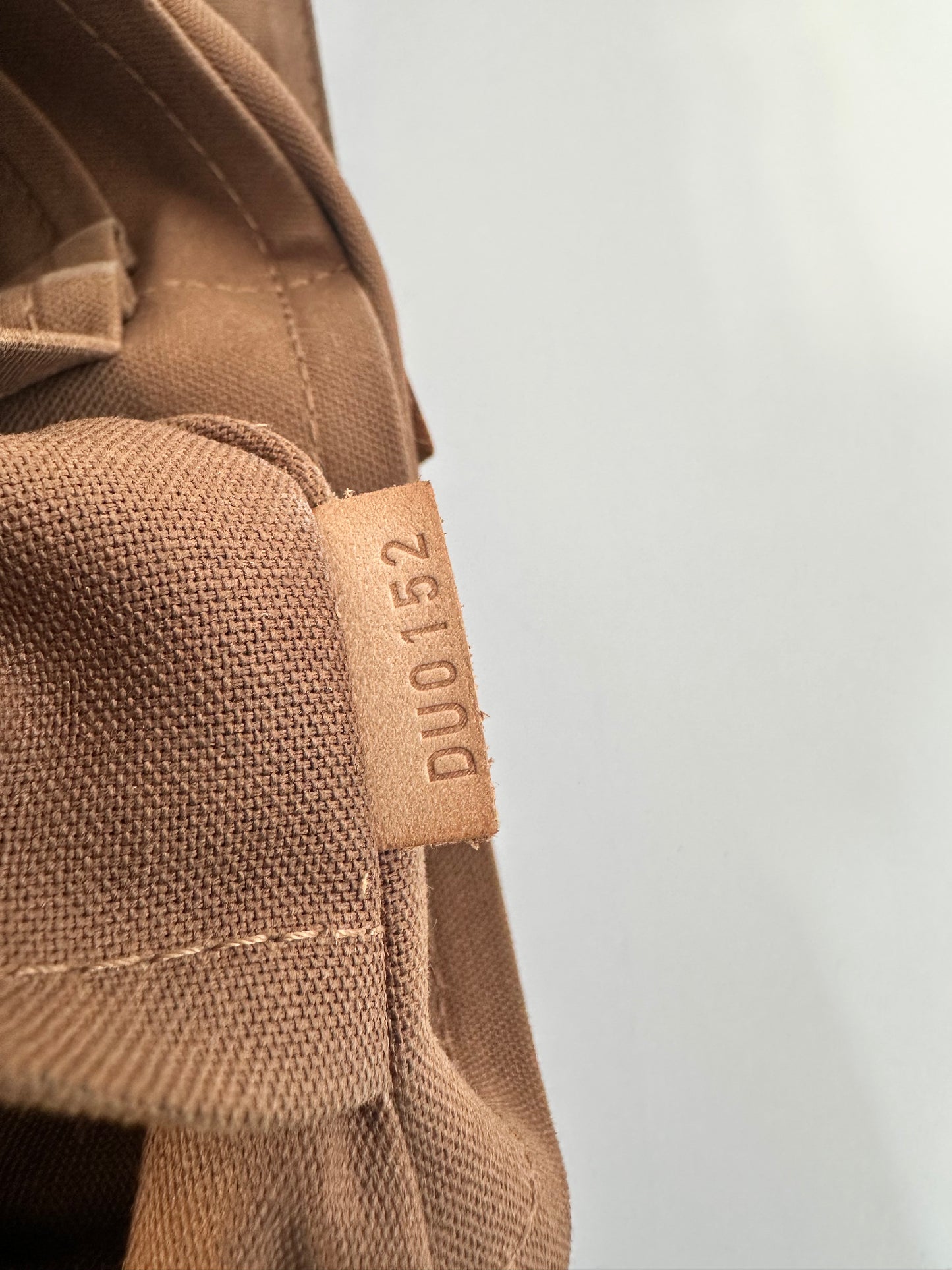 LOUIS VUITTON
Monogram Beaubourg MM Messenger Bag