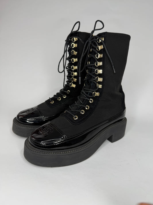 Chanel
Interlocking CC Logo Combat Boots
Women's Size 37 EU/ 7 US / 4 UK