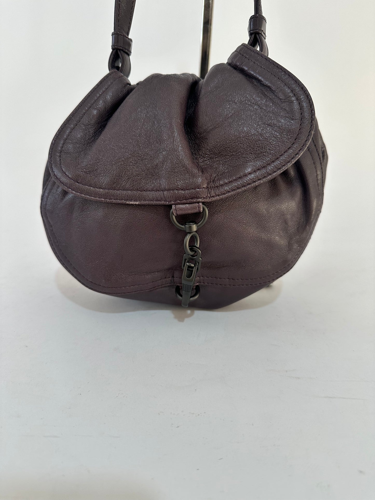 BOTTEGA VENETA
Calfskin Intrecciato Small Elastic Flap Black