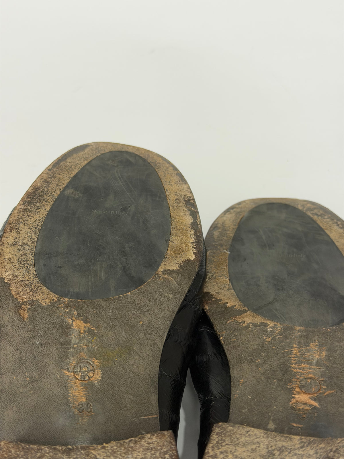 The Row
Soft Eel Skin Leather Dress Loafers Size 38 EU/ 8 US/ 5 UK