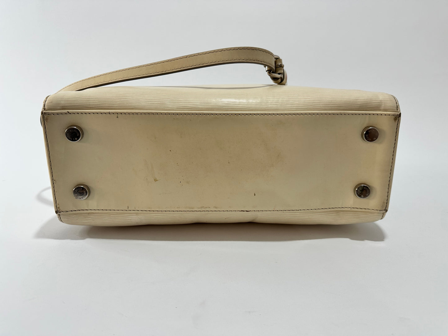 LOUIS VUITTON
Epi Brea MM Ivory