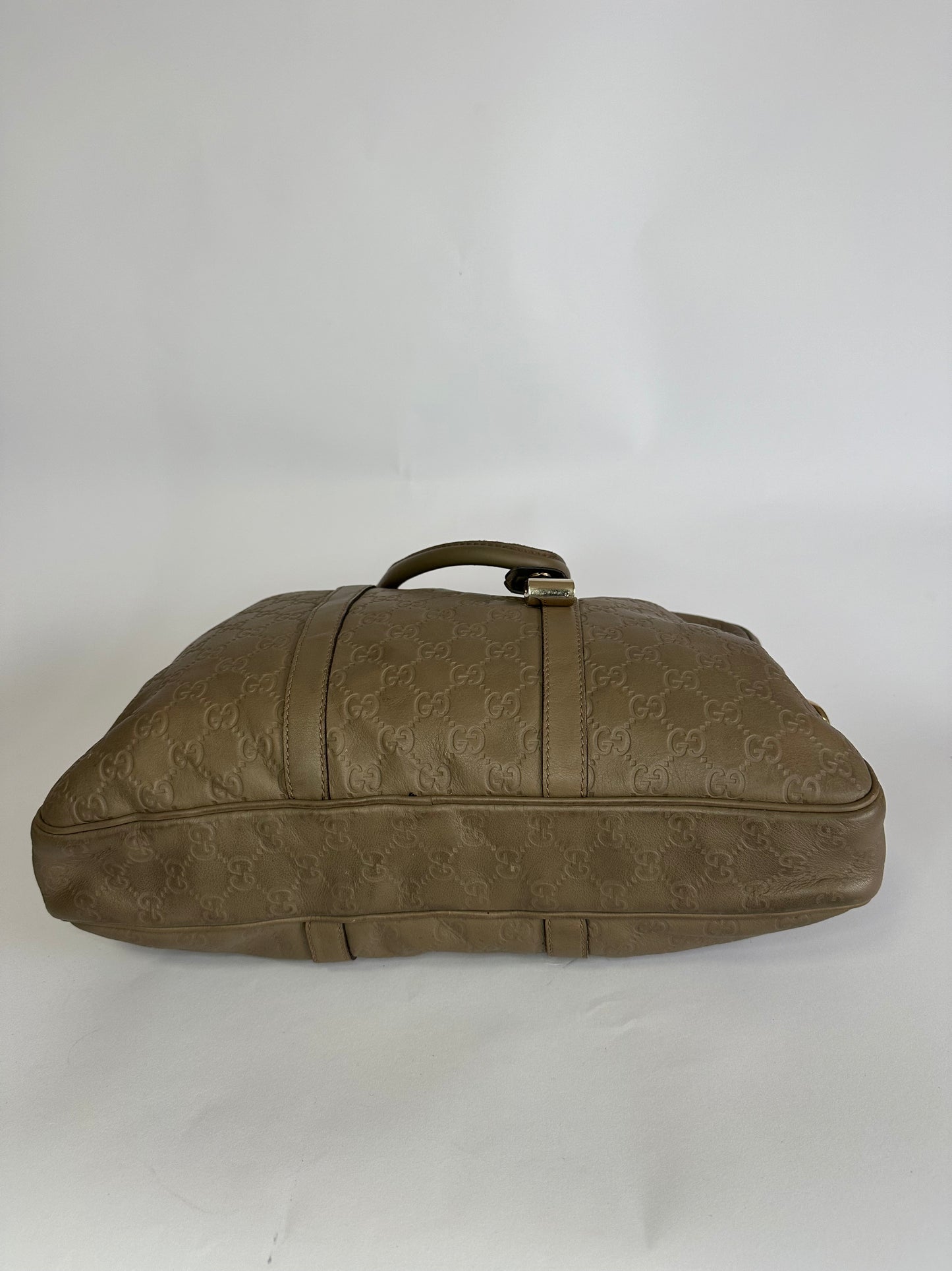 GUCCI
Guccissima Signature Briefcase Beige