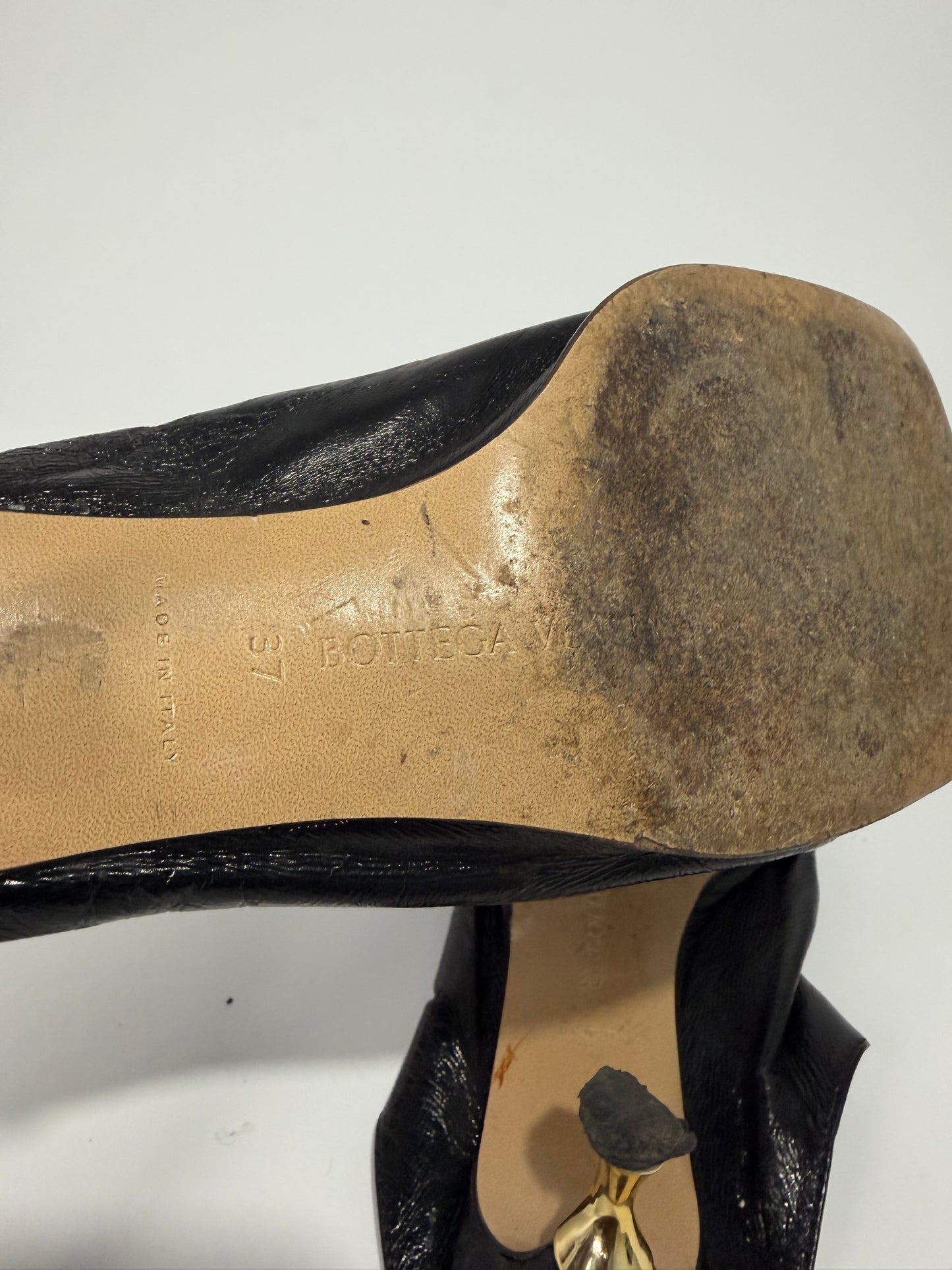 Bottega Veneta Black Leather Square Toe Stretch Mules Gold Sculptural Heel EU 37 EU/ 7 US/ 4 UK