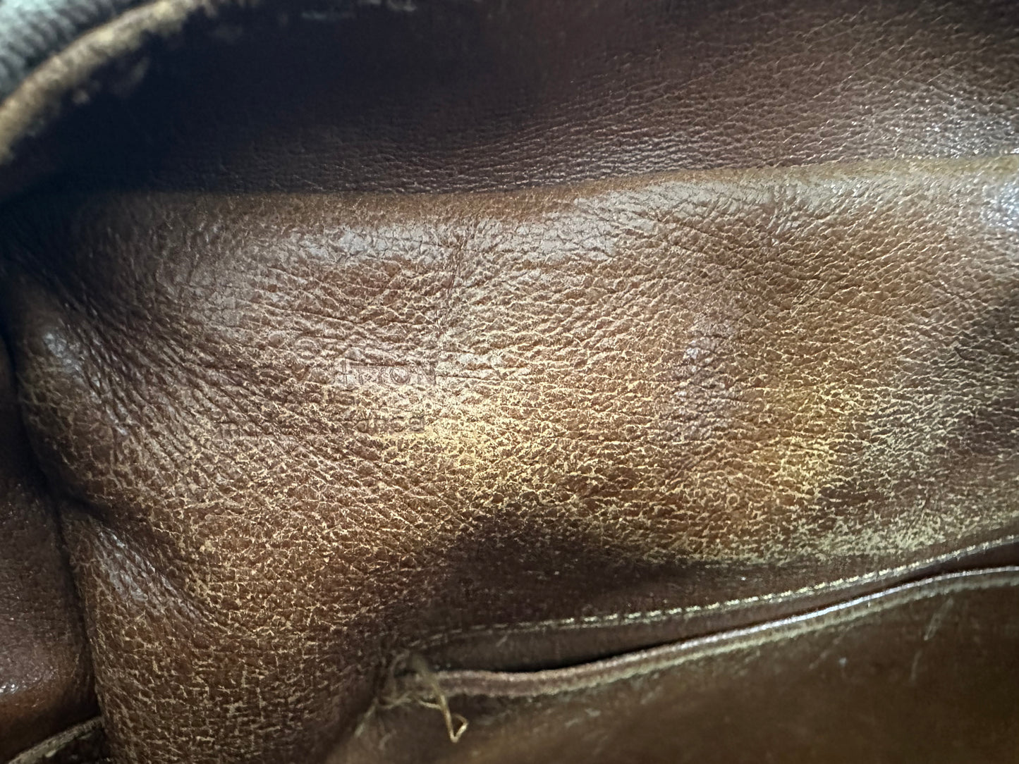 LOUIS VUITTON
Monogram Sac Bandouliere
