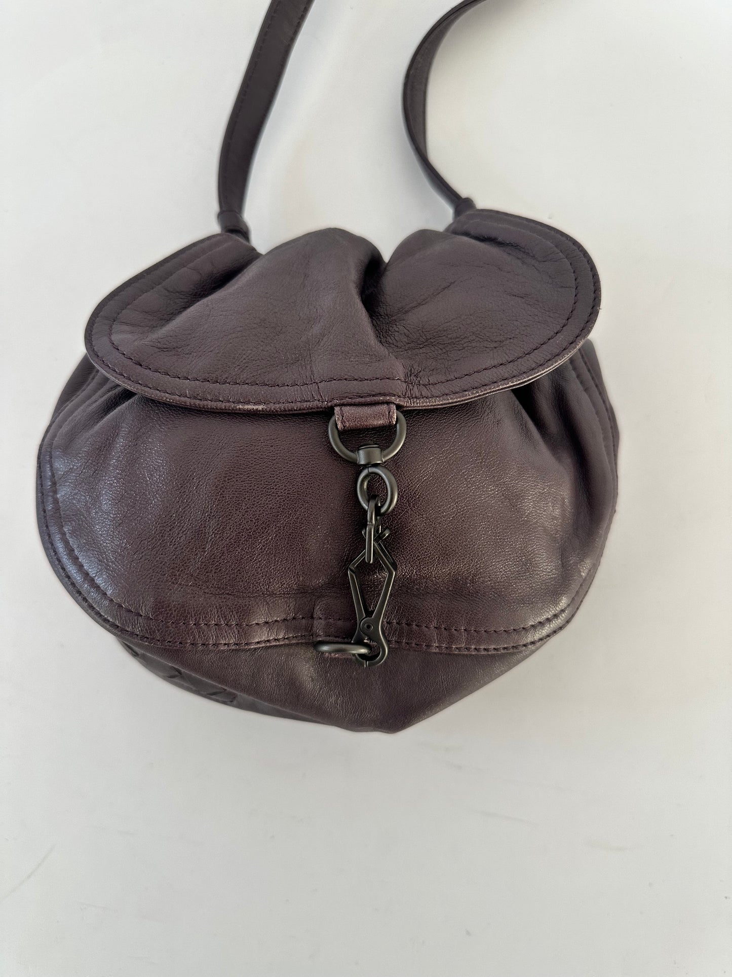 BOTTEGA VENETA
Calfskin Intrecciato Small Elastic Flap Black
