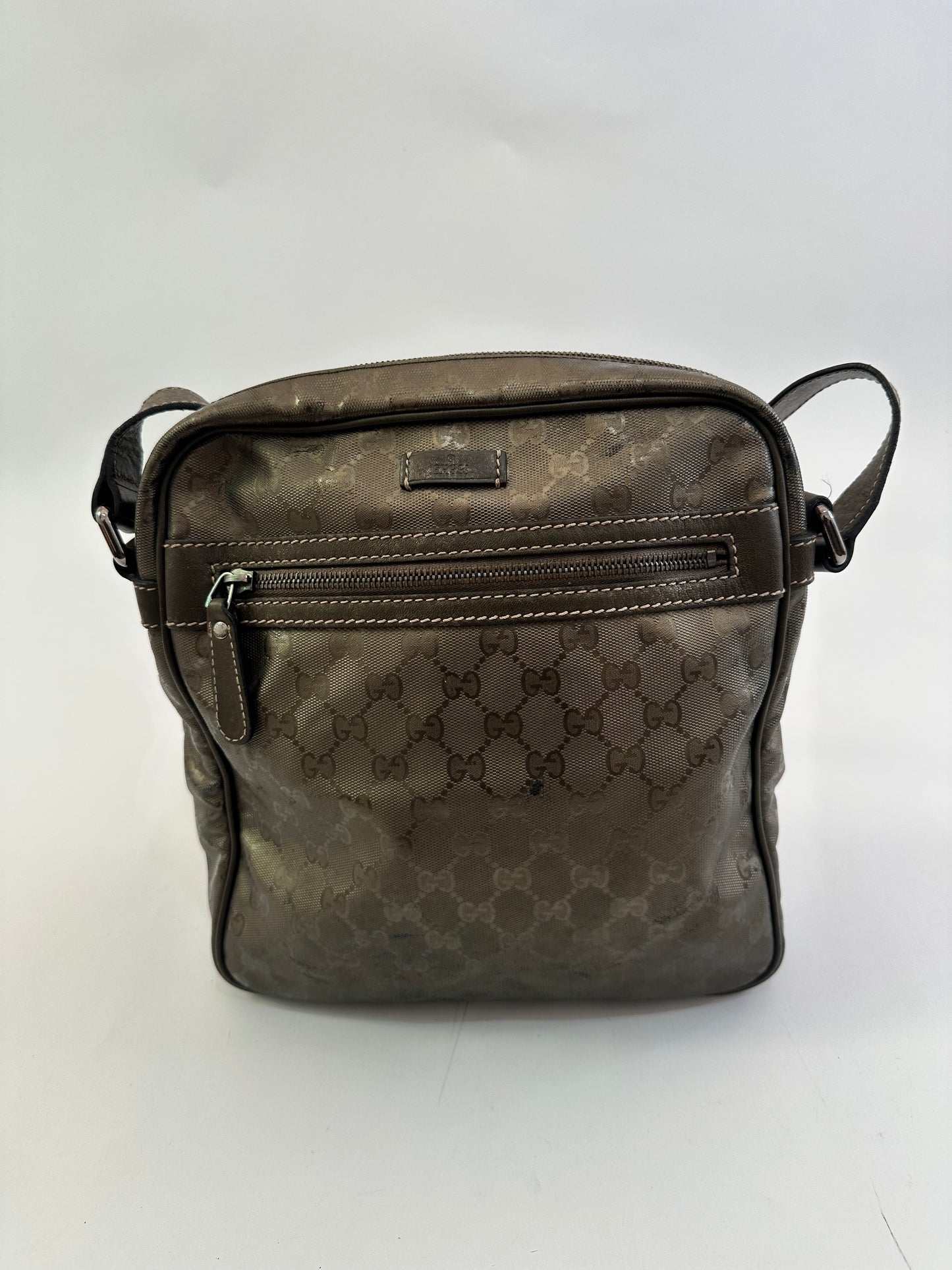 GUCCI
Imprime Monogram Medium Messenger Bag Pewter