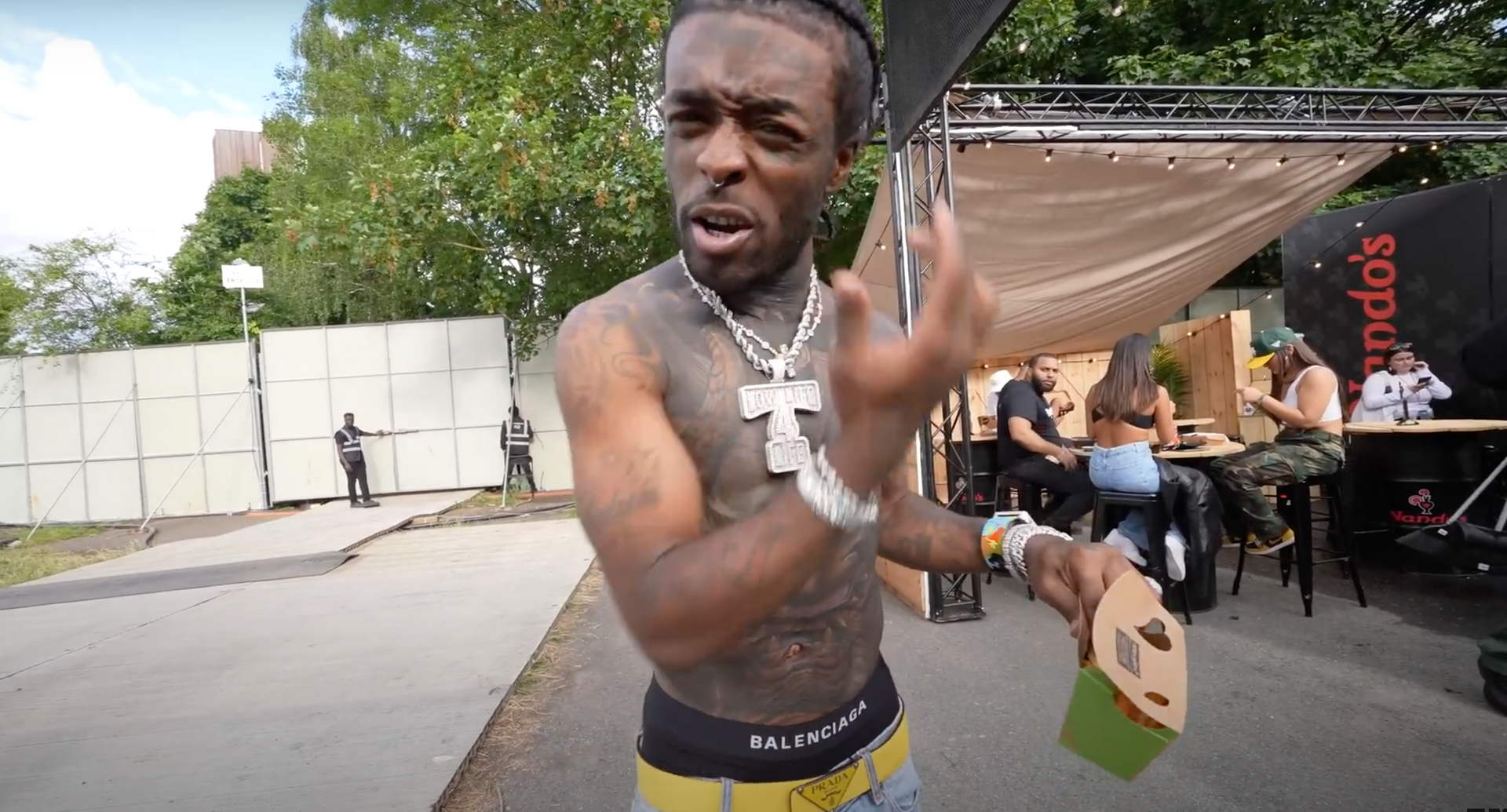Load video: Icykof - What are people wearing to wireless festival