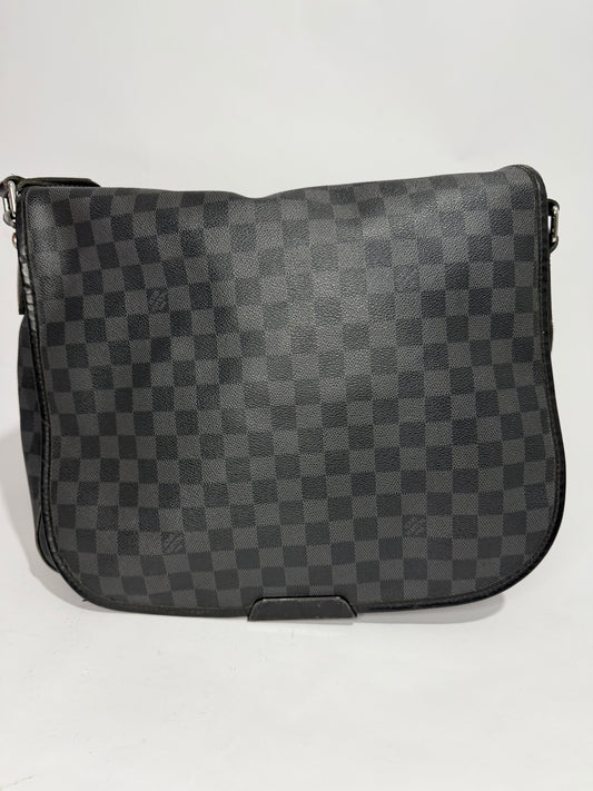 Louis Vuitton Damier Graphite Canvas Daniel MM Messenger Bag