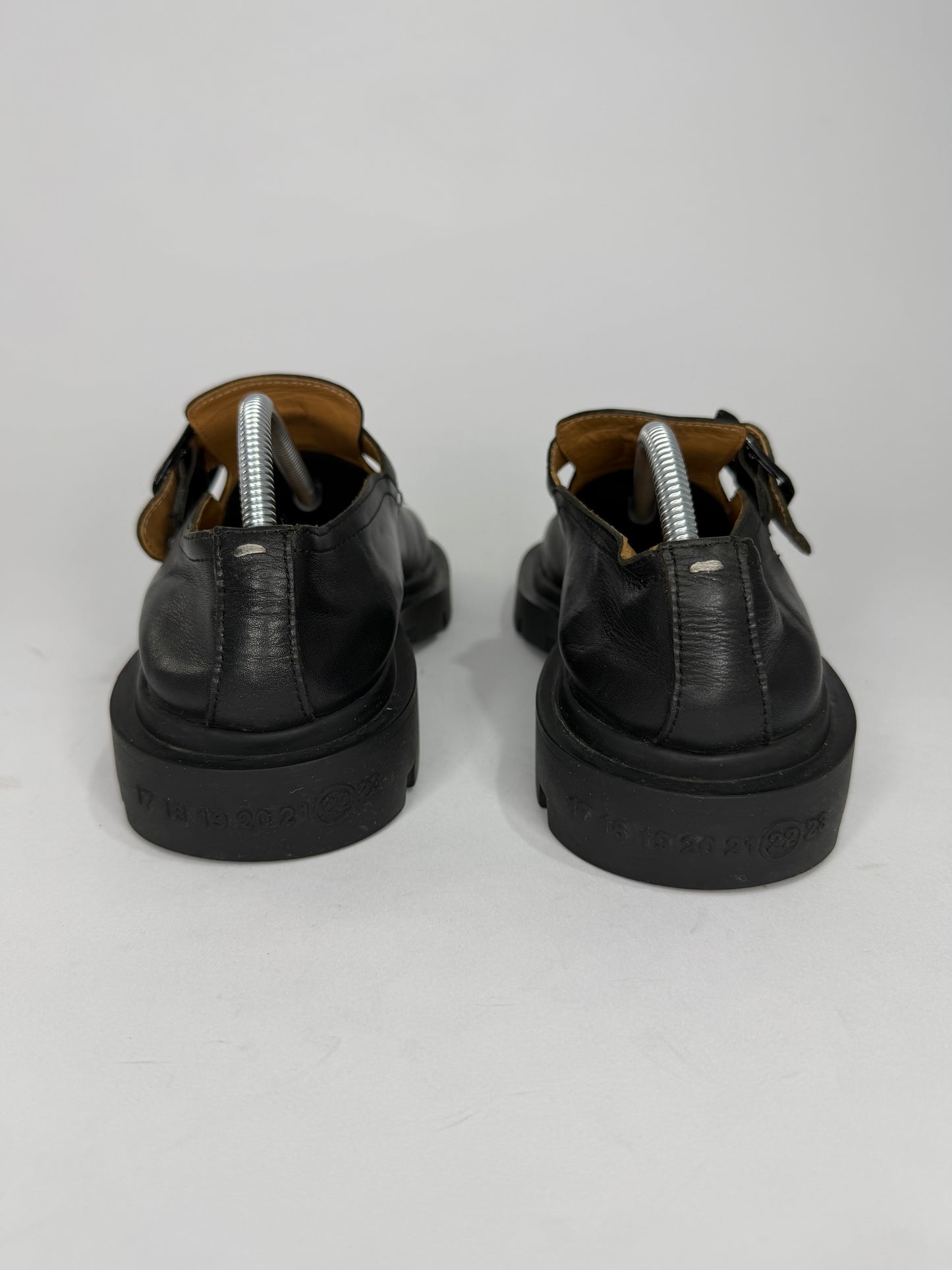 Maison Margiela
Ivy leather loafers Size 36 EU/ 6 US/ 3 UK