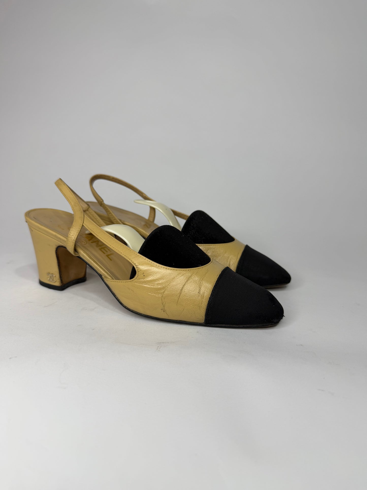 Chanel Beige/Black Leather and Canvas CC Slingback Pumps Size 36.5 EU/6.5 US