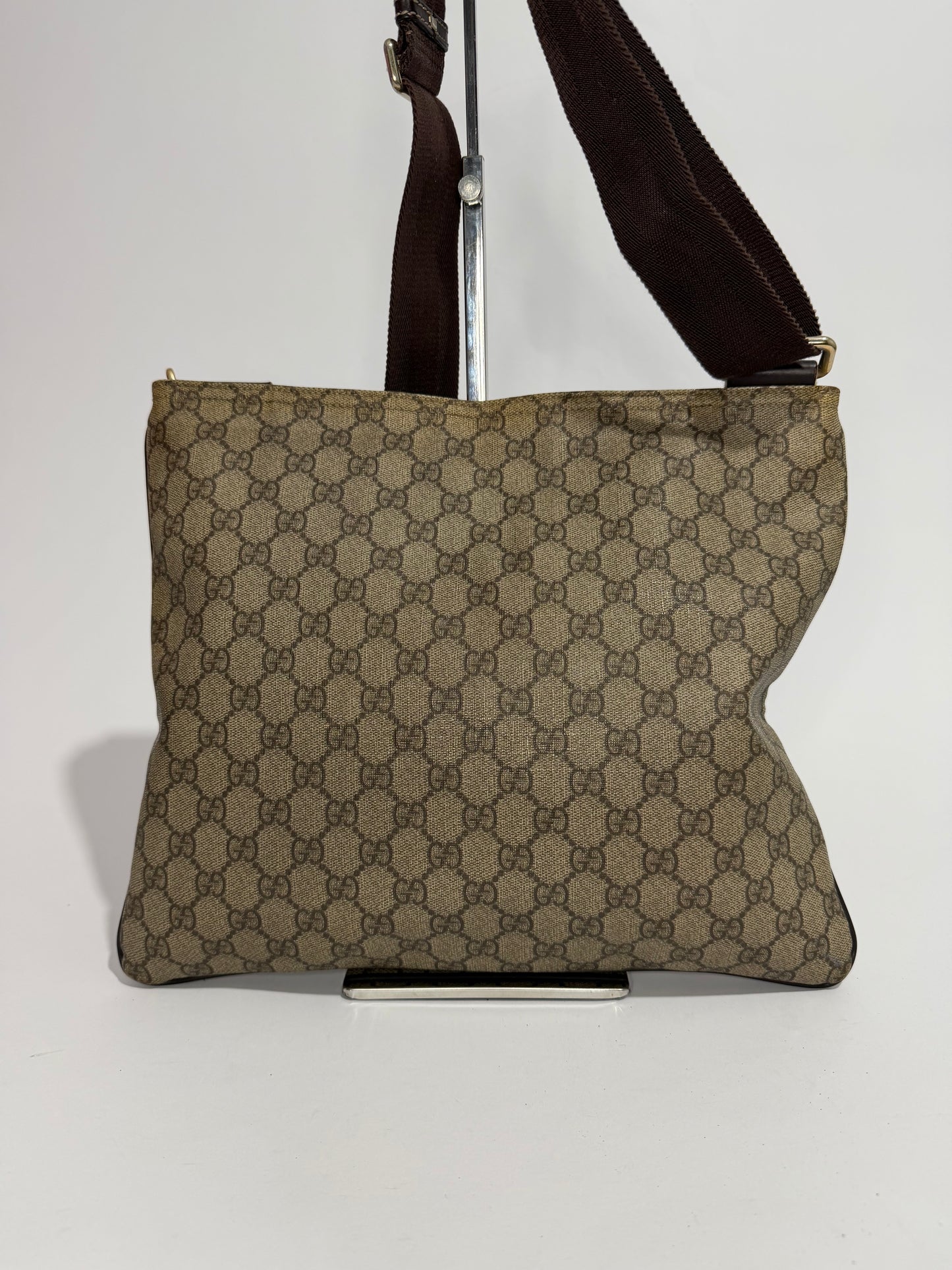 Gucci
GG Supreme Messenger Bag