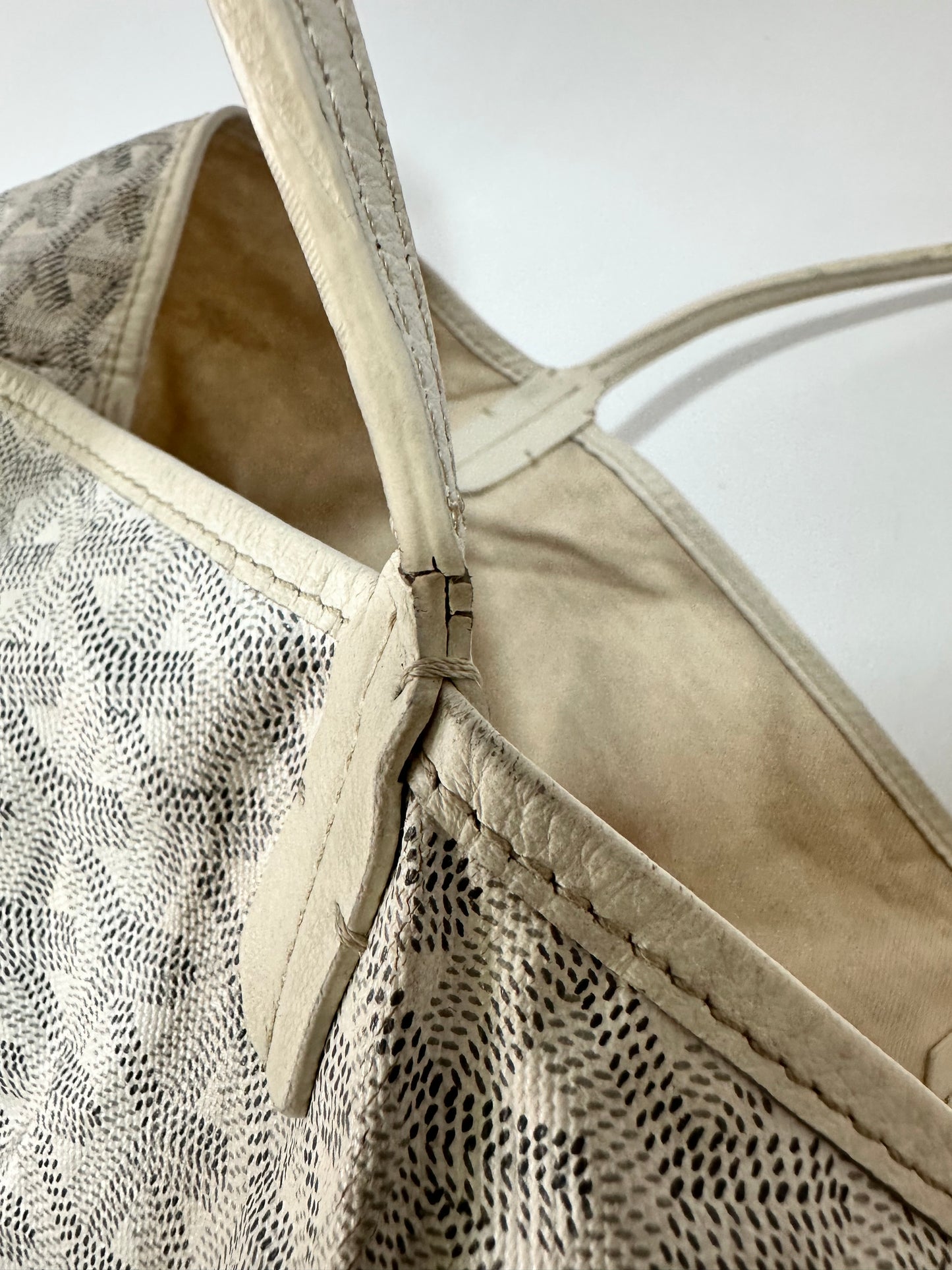 GOYARD Saint Louis GM White.