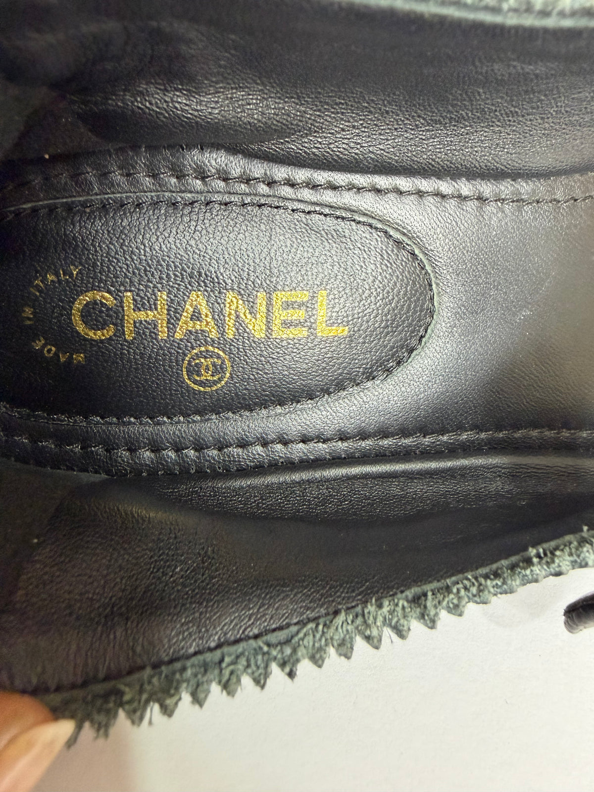 CHANEL
Lambskin Mary Jane Flats Black Size 37 EU