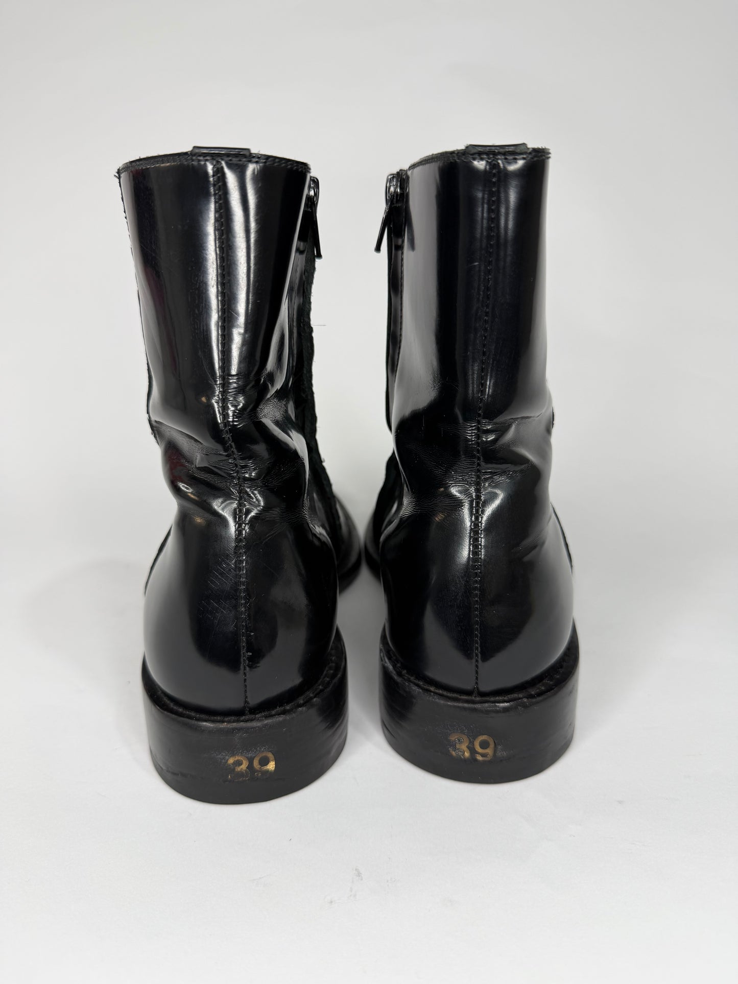 Balenciaga
Leather Boots
Men's Size: 39 EU / 6 UK/ 7 US