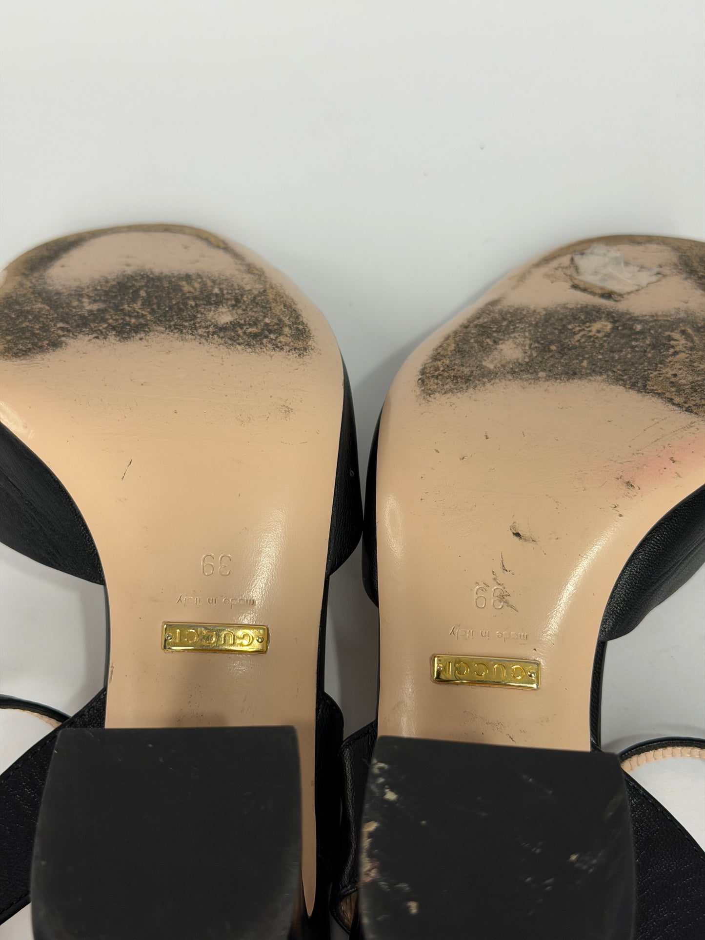 Gucci
Horsebit Accent Leather Sandals
Women's Size 39 EU/ 9 US / 6 UK