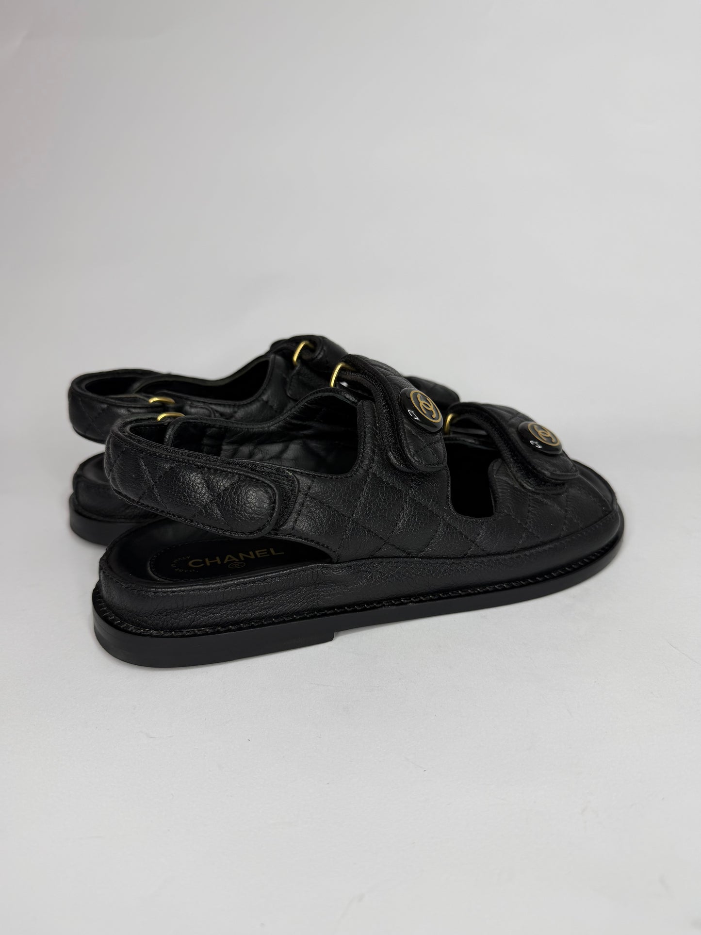 CHANEL
Grained Calfskin Velcro Dad Sandals 37.5 Black