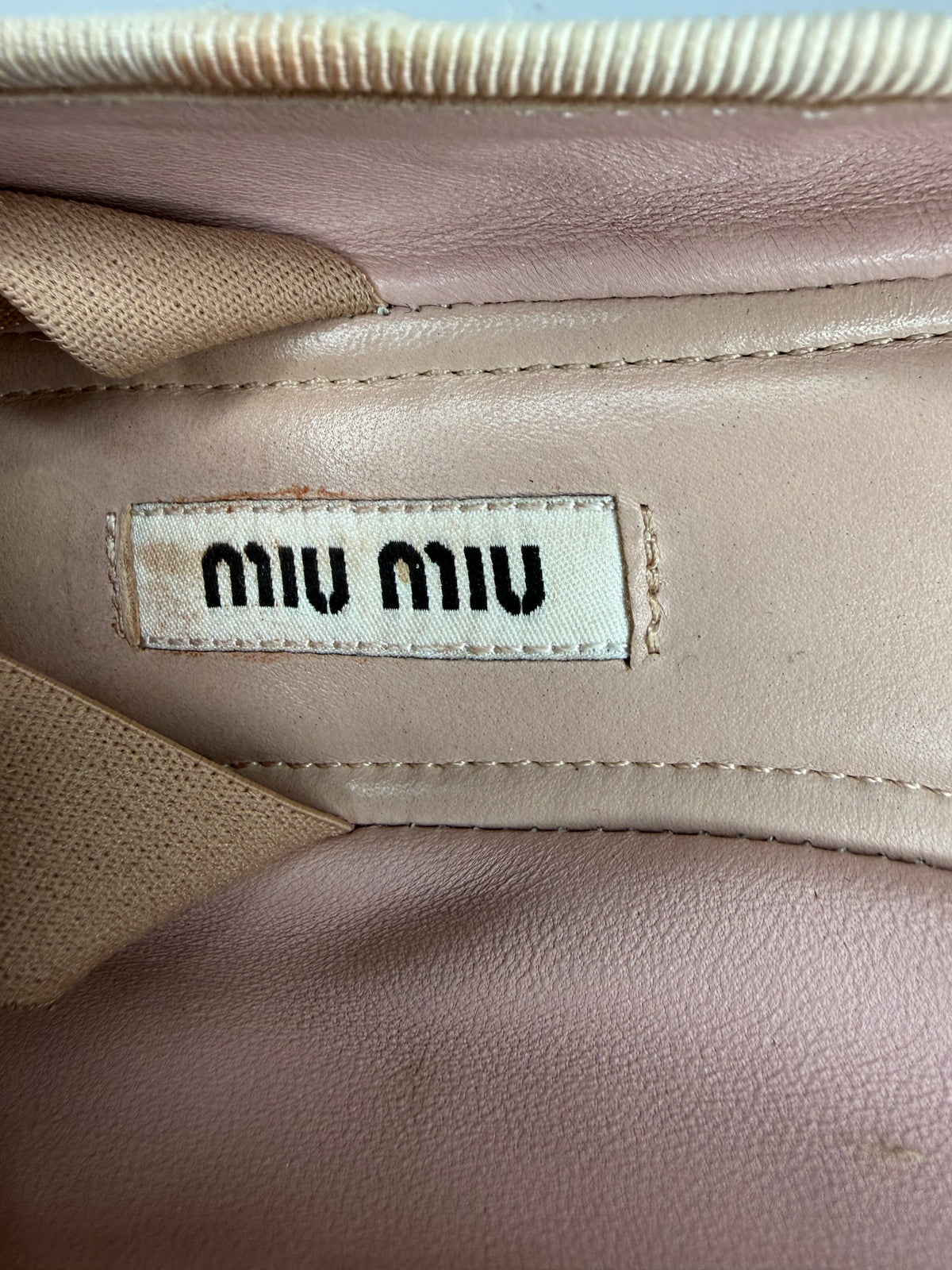 Miu Miu Beige Leather Buckle Detail Bow Ballet Flats Size 37 EU/ 7 US