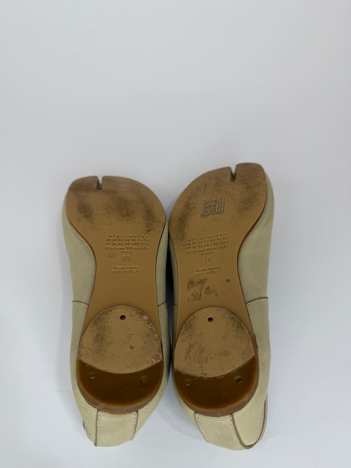 Maison Margiela Tabi Ballet Flats Khaki Leather Split-Toe EU 35 / 5  US/ 2 UK