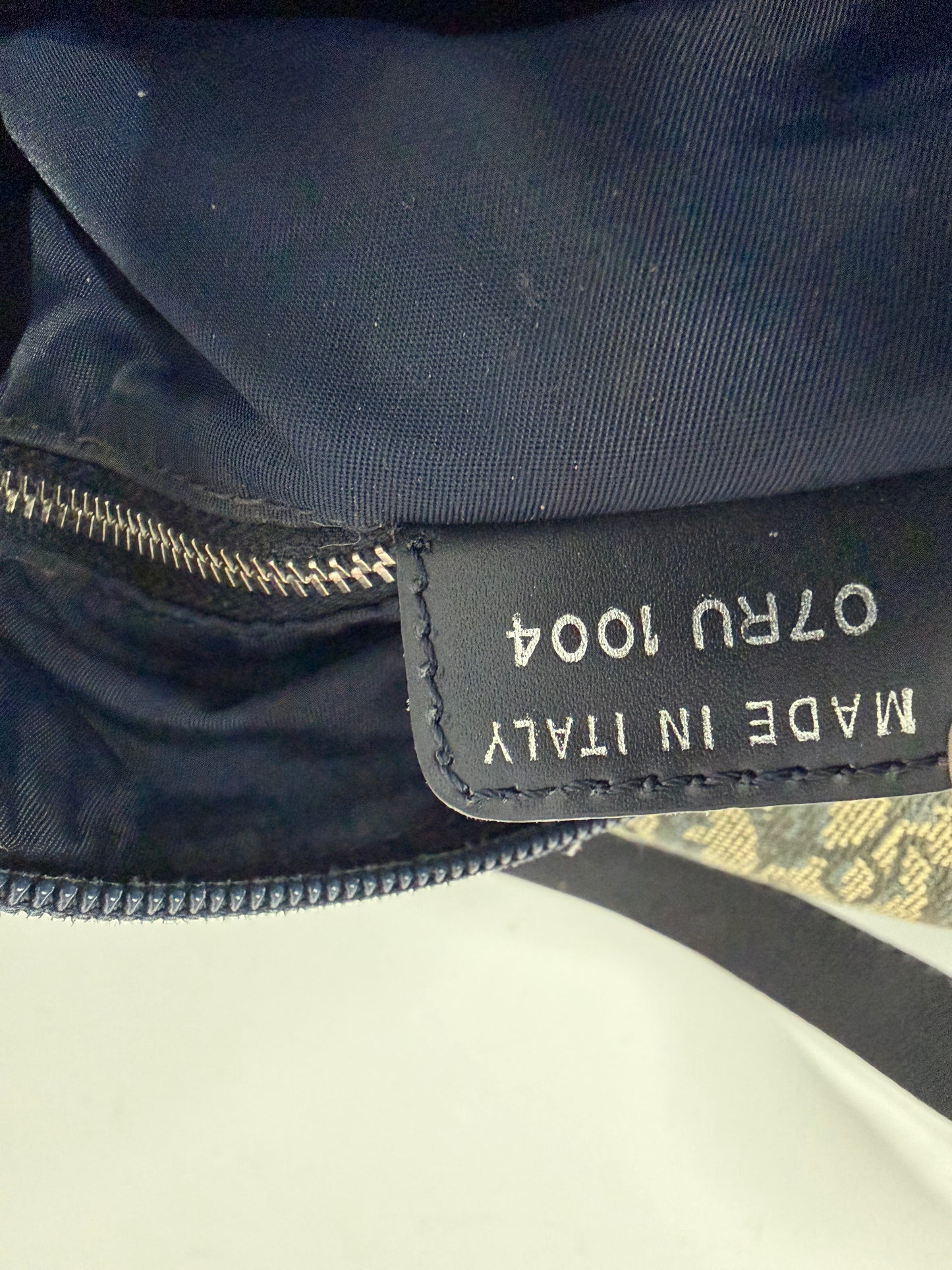 CHRISTIAN DIOR 
Monogram Messenger Olive