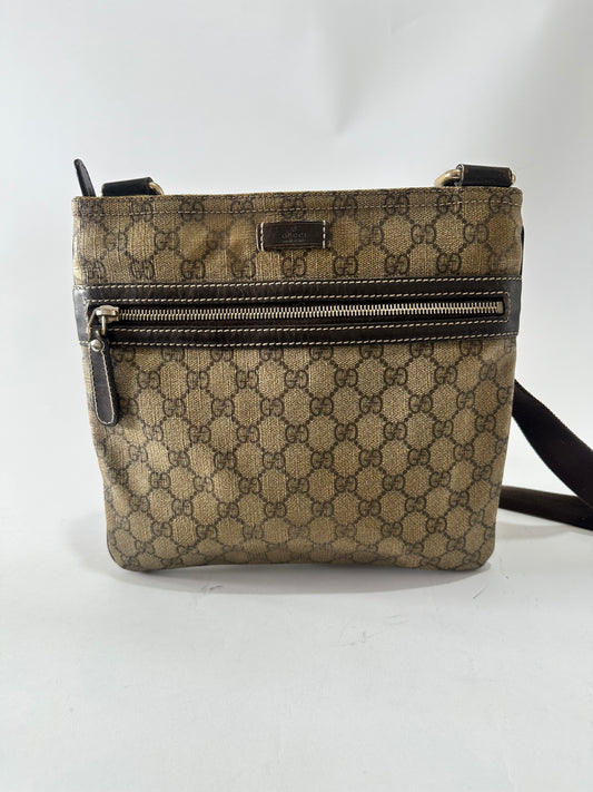 Gucci Beige GG Supreme Canvas Flat Messenger Bag