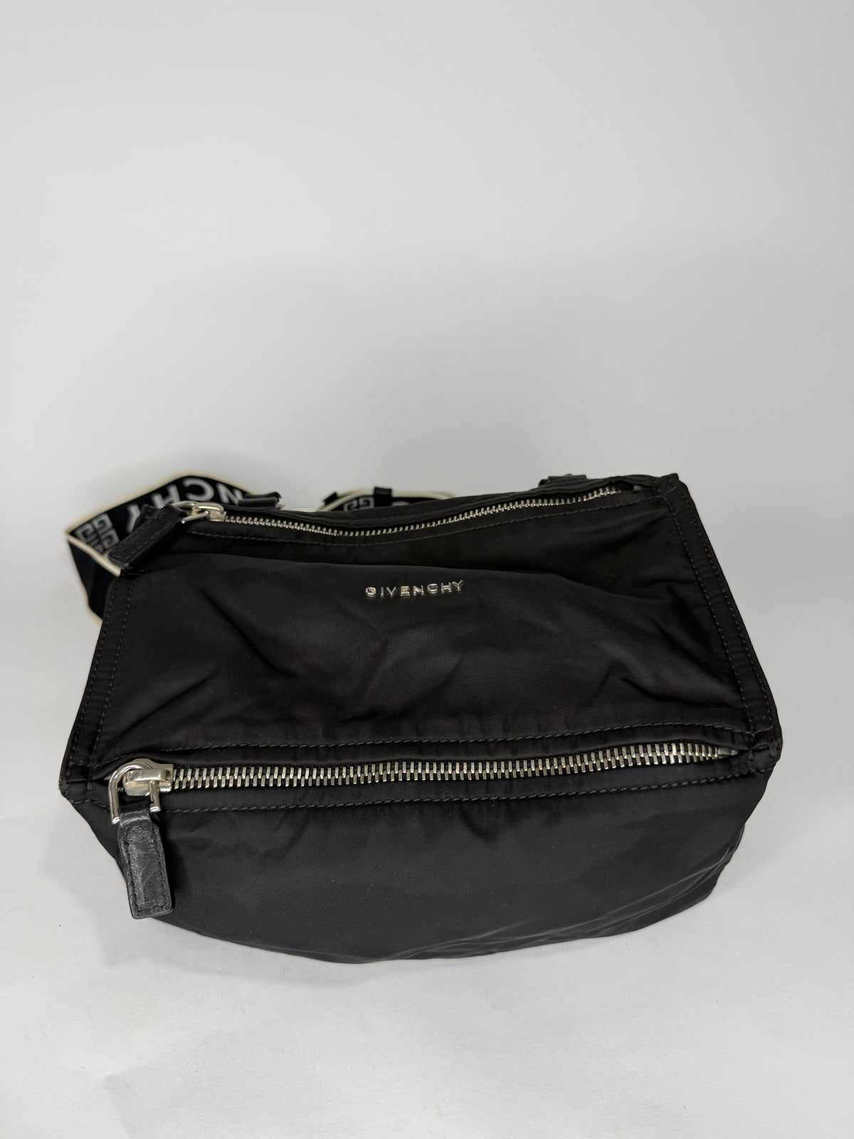 Givenchy
Mini Pandora Bag