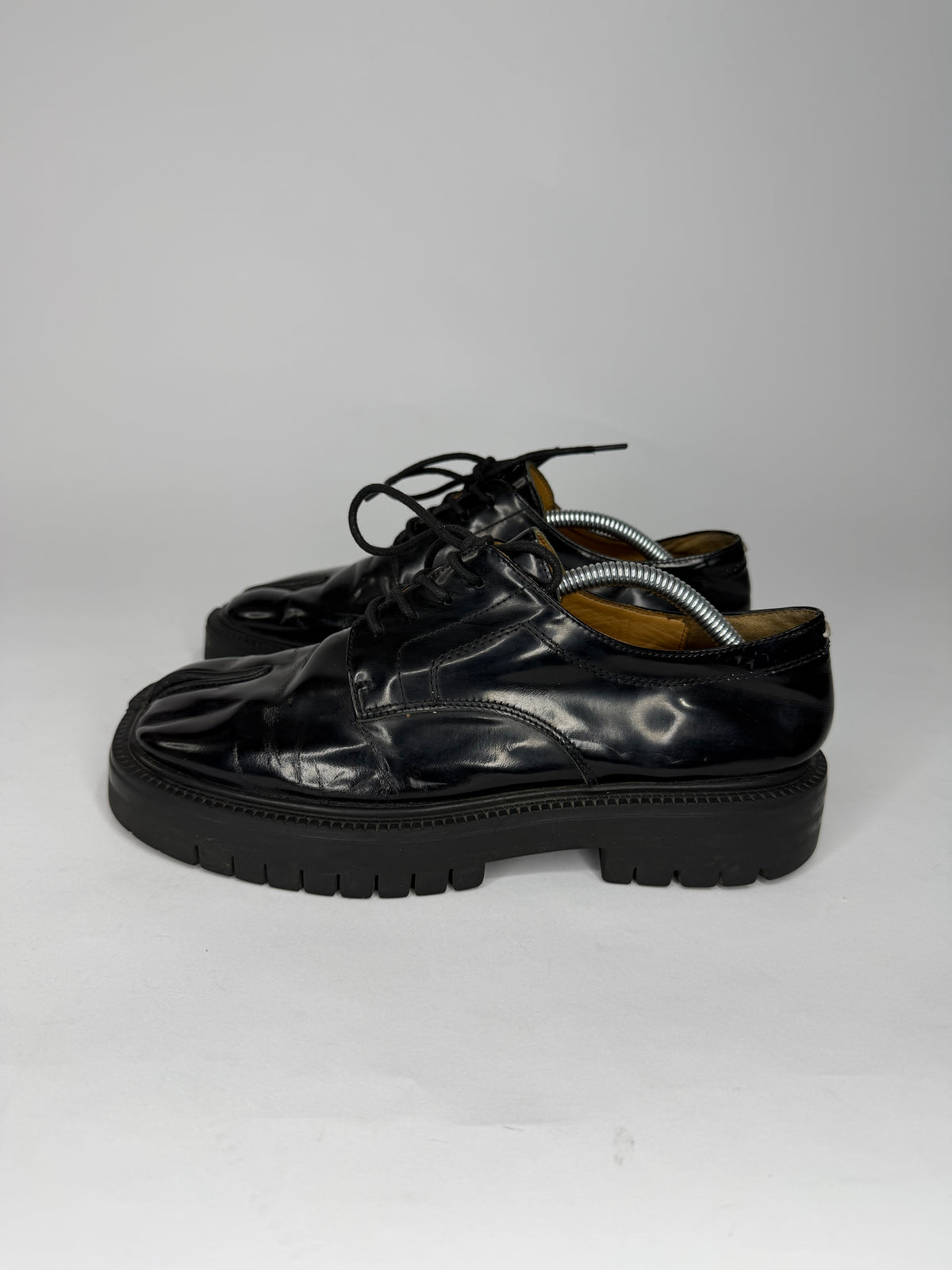 MAISON MARGIELA
Tabi Lace-Ups Chunky Sole in Black Size 39 EU