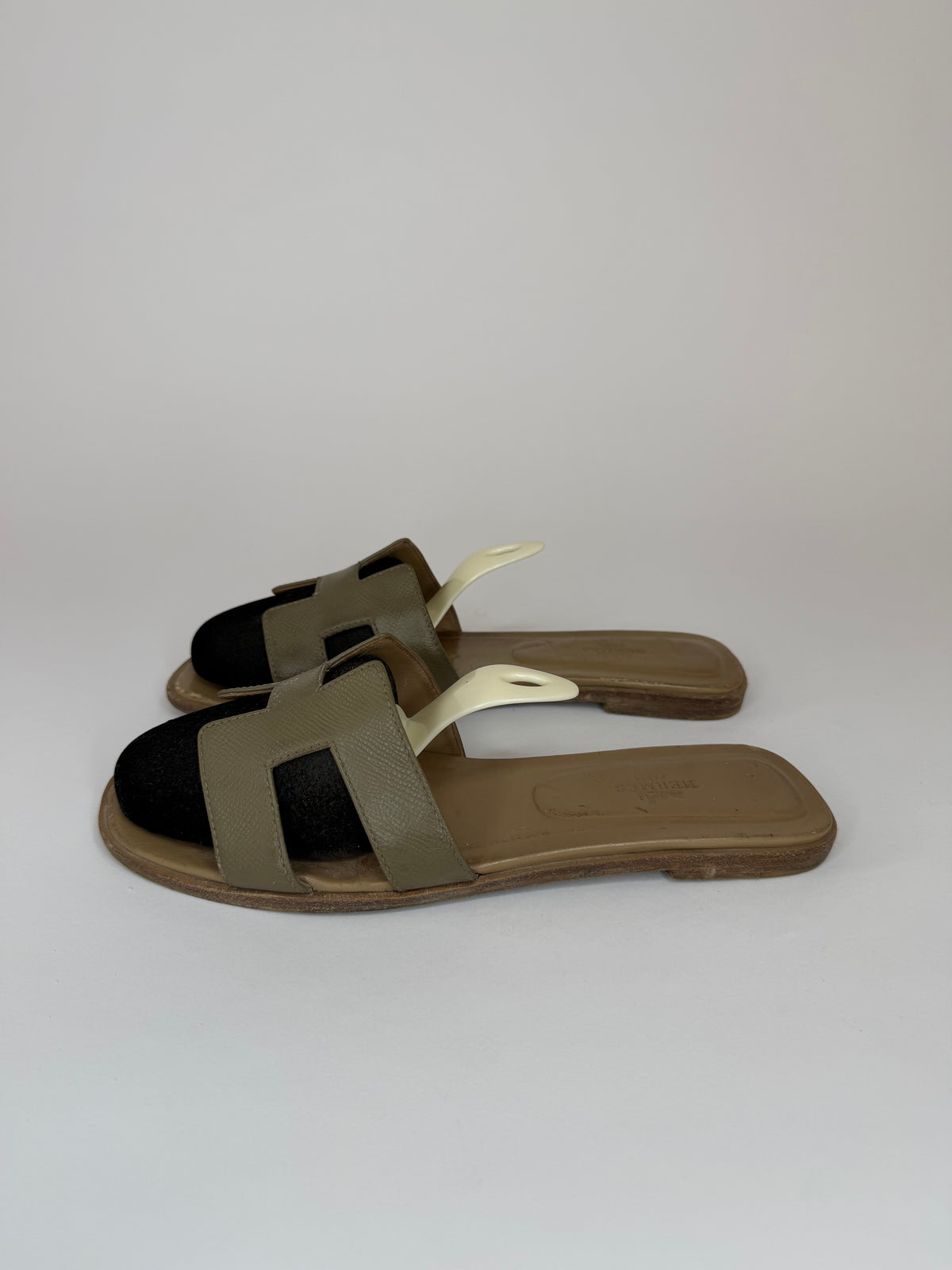 HERMES Grey Epsom Oran Sandals Size 41 EU/ 11 US / 8 UK