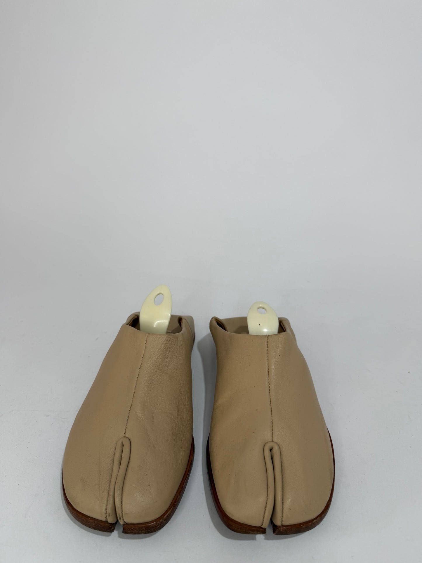 Maison Margiela Beige LeatherTabi babouche shoes Size 36 EU/ 6 US
