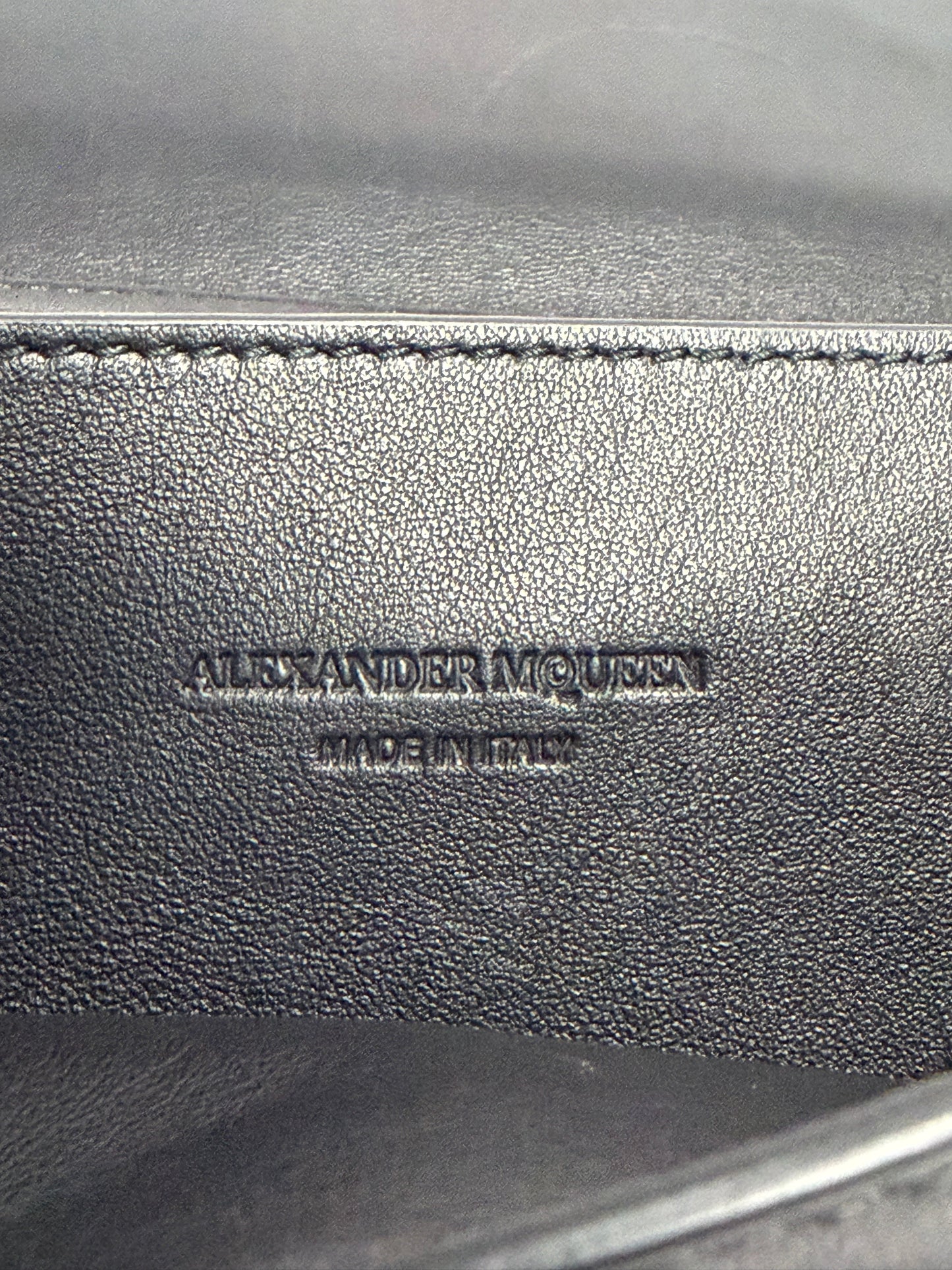 ALEXANDER MCQUEEN Black Leather
STRAP WALLET