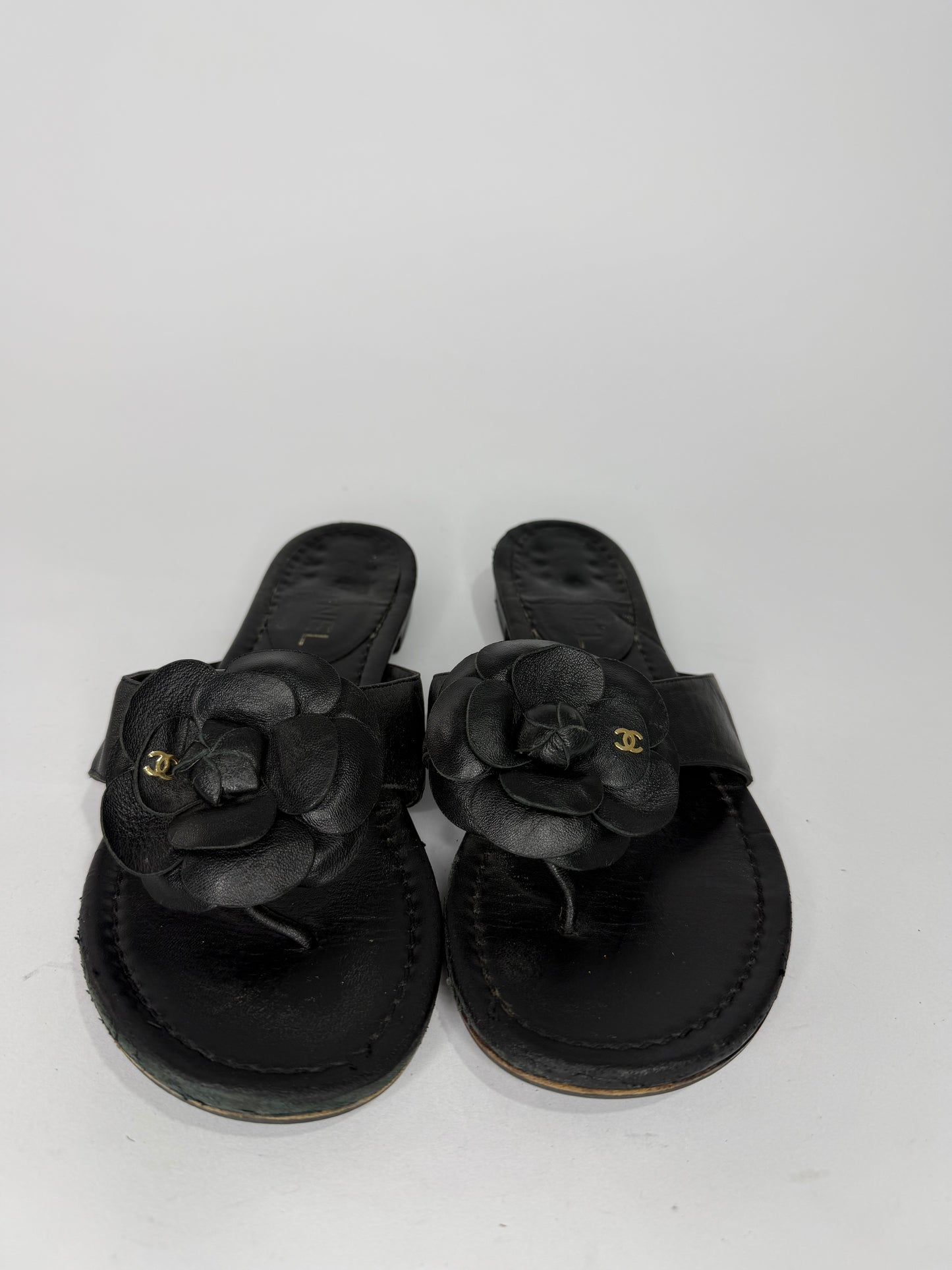 Chanel Black Leather CC Camellia Thong Flat Sandals Size 37