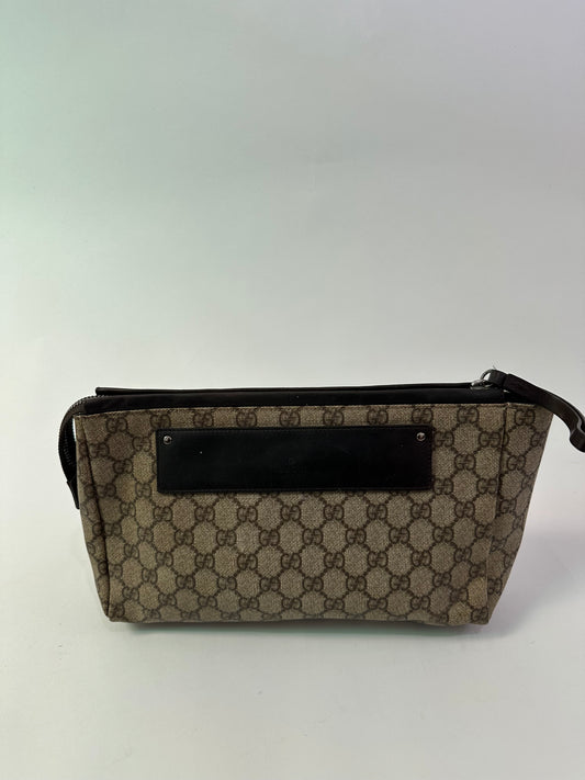 GUCCI
Beige/Brown GG Coated Canvas Cosmetic Bag