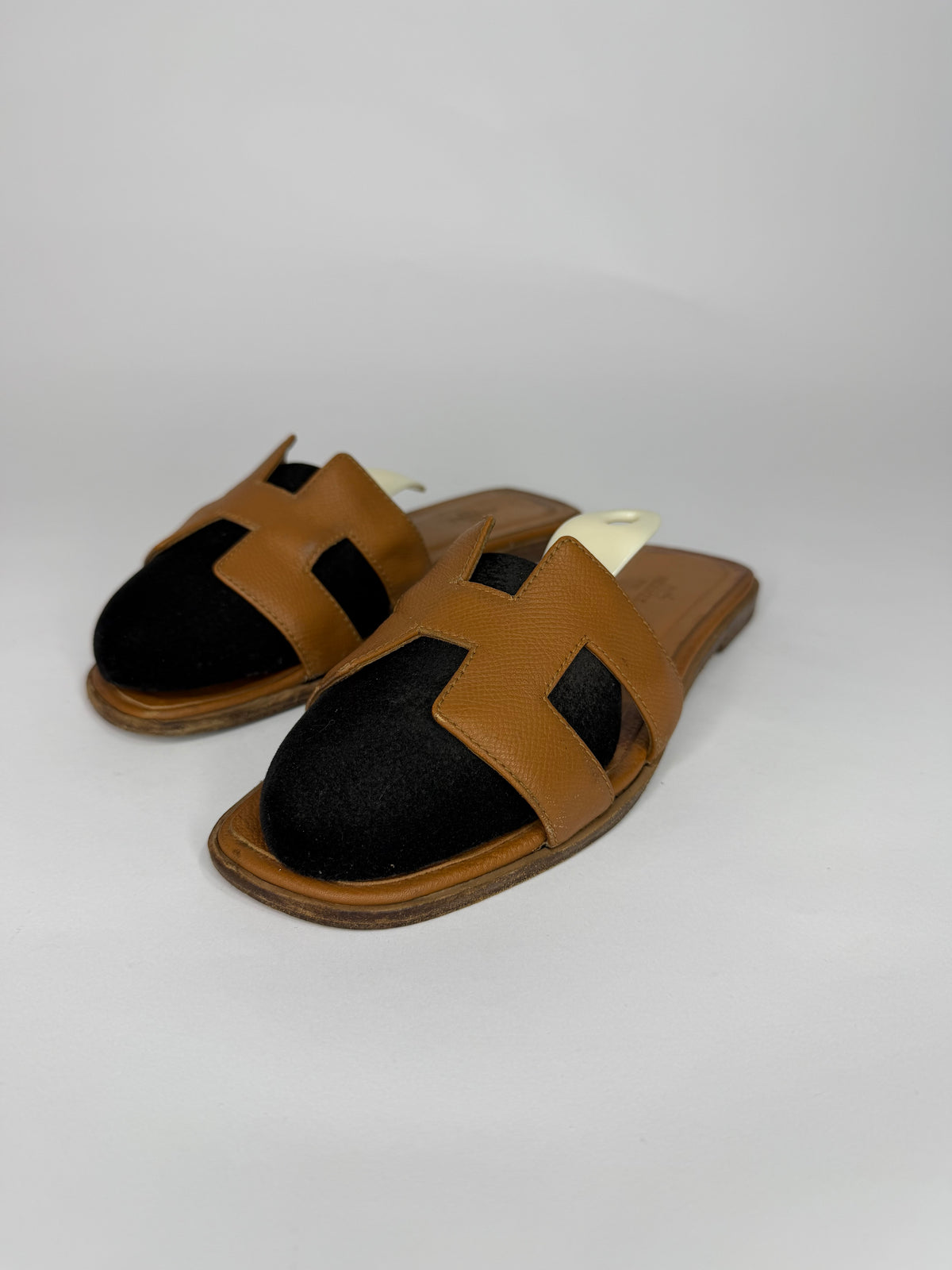 HERMES Cramel Box Calfskin Oran Epson Sandals 39 EU/ 9 US / 6 UK