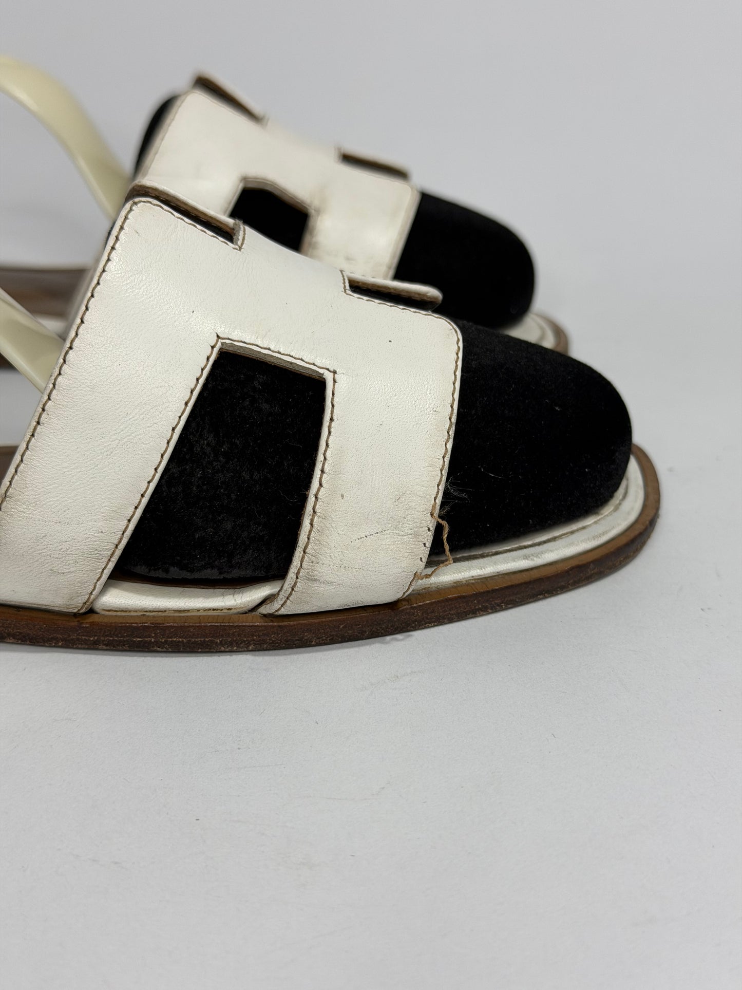 HERMES White Box Calfskin Oran Sandals 38 EU/ 8 US / 5 UK
