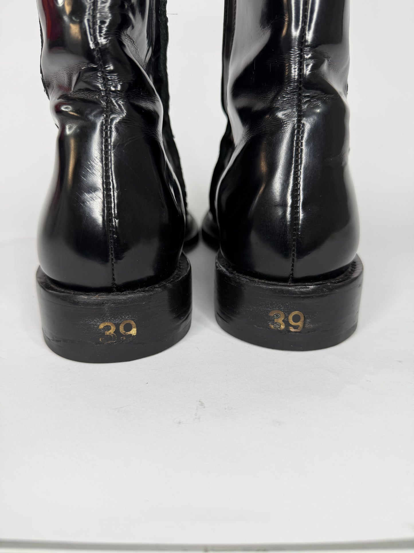 Balenciaga
Leather Boots
Men's Size: 39 EU / 6 UK/ 7 US