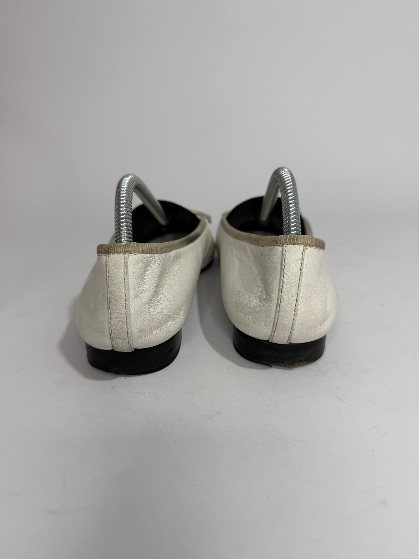 CHANEL White Lambskin CC Ballerina Flats Size 35 EU