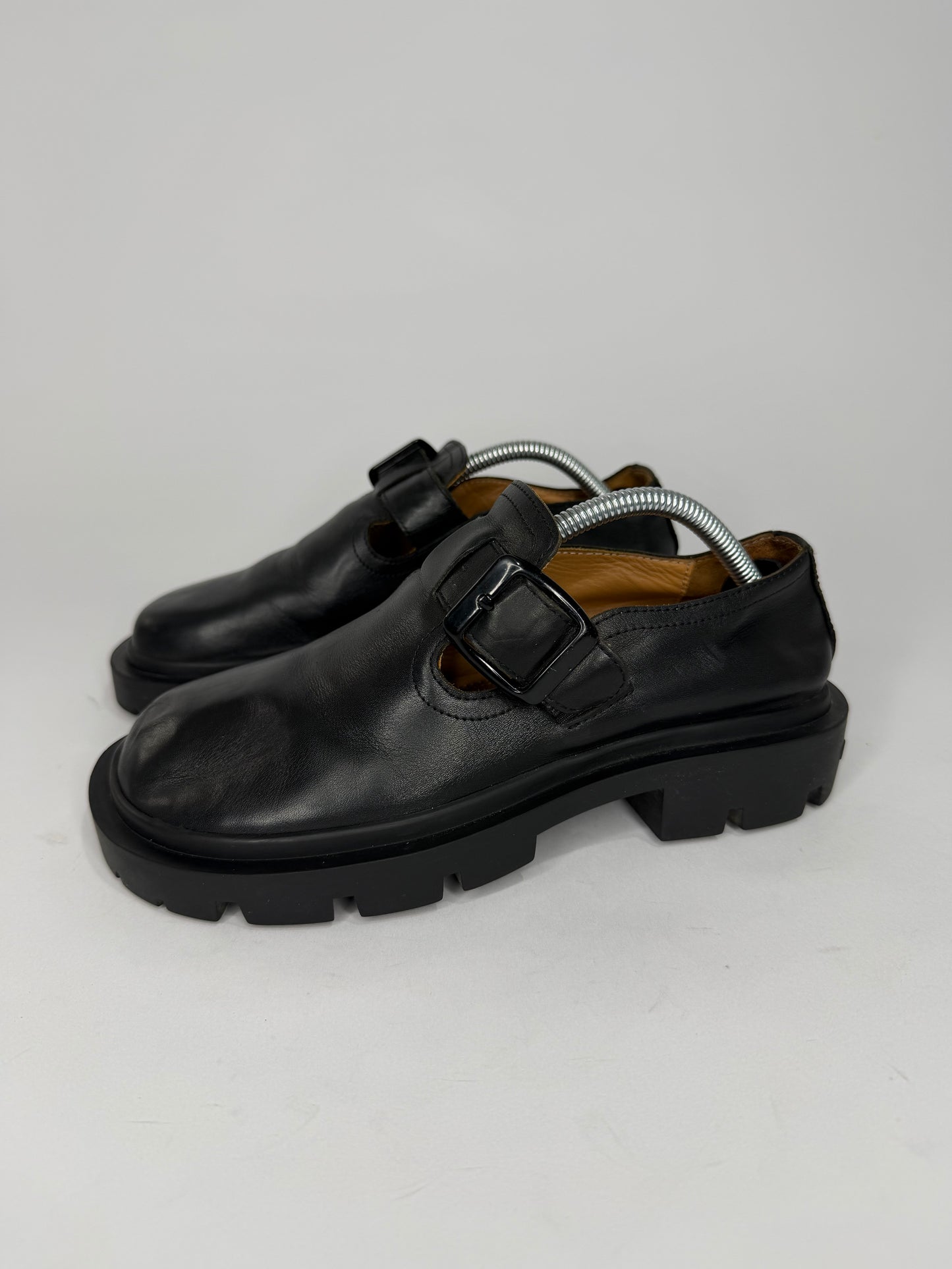 Maison Margiela
Ivy leather loafers Size 36 EU/ 6 US/ 3 UK