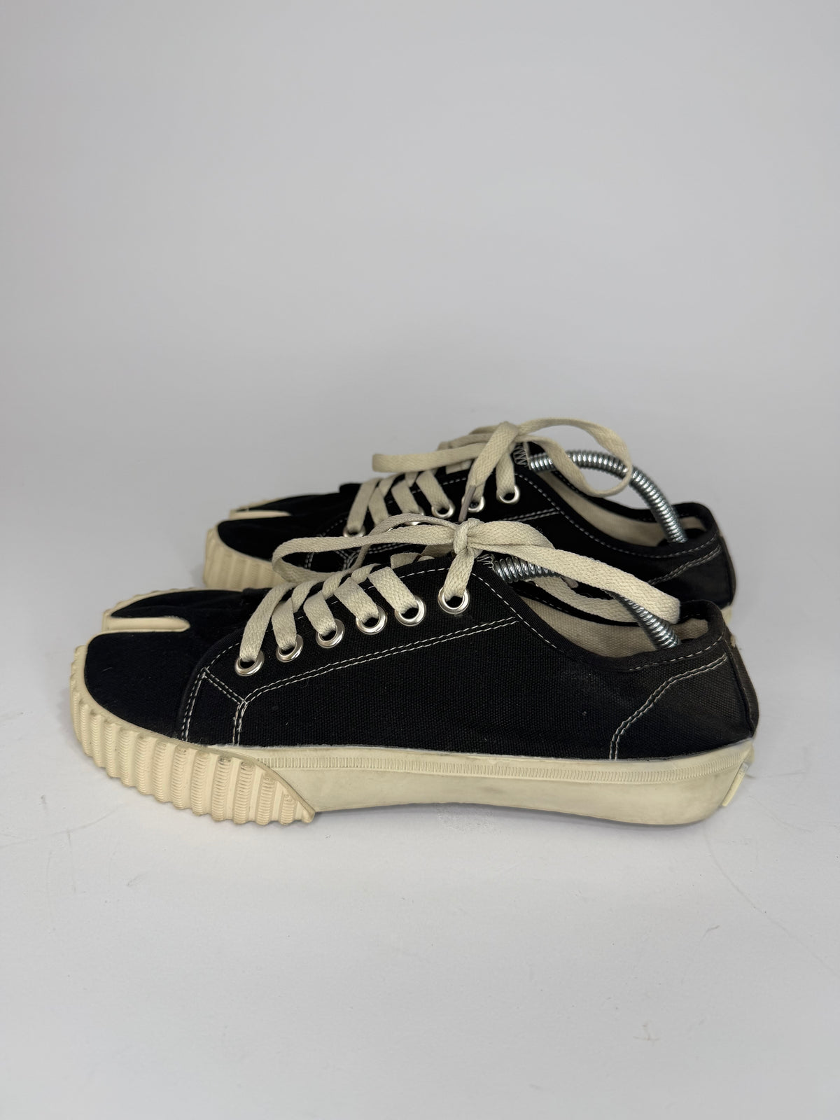 Maison MargielaTabi Low Sneaker Size 38 EU/ 8 US/ 5 UK