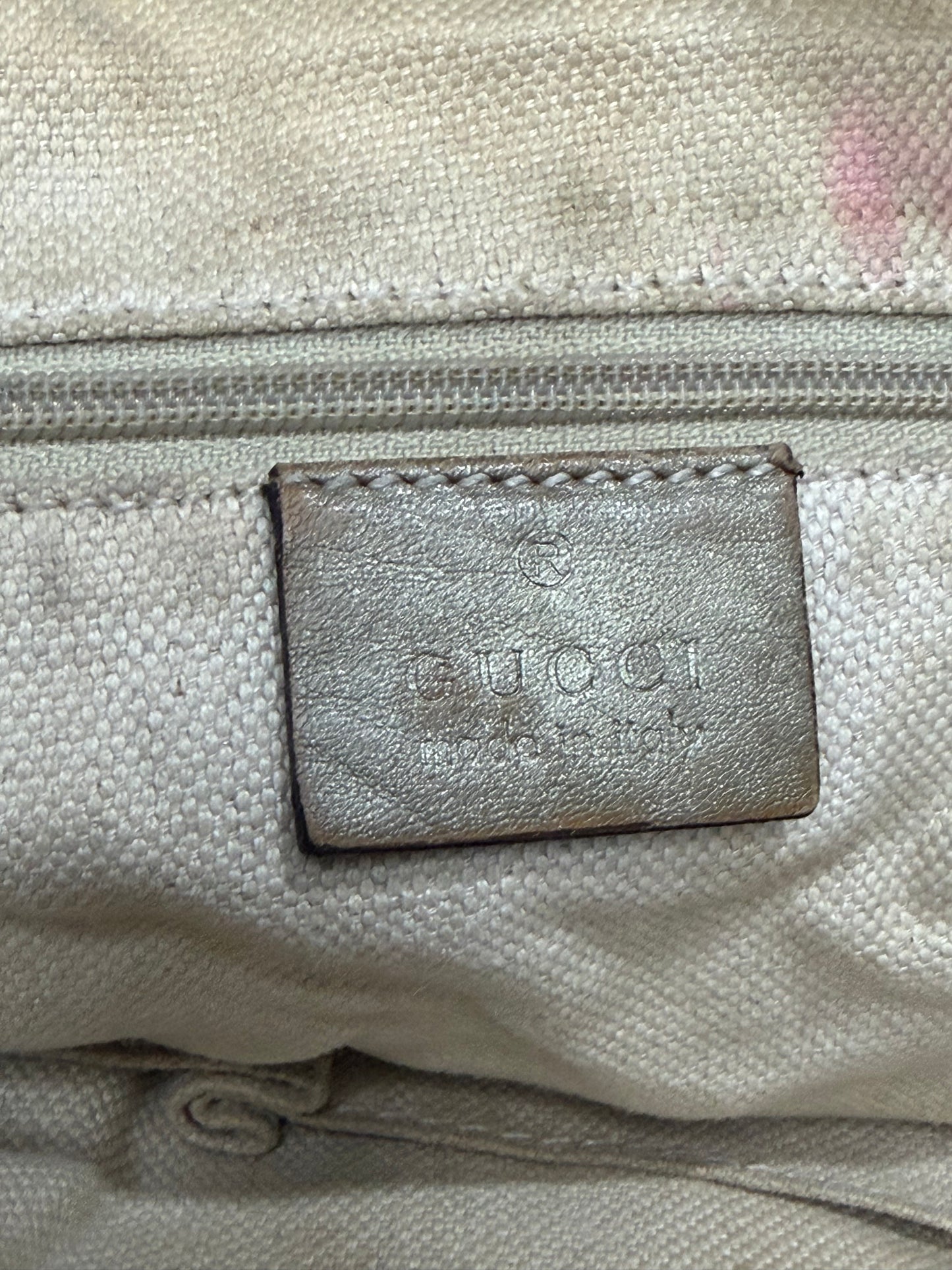 GUCCI
Metallic Soft Guccissima Medium Sukey Top Handle Bag Champagne