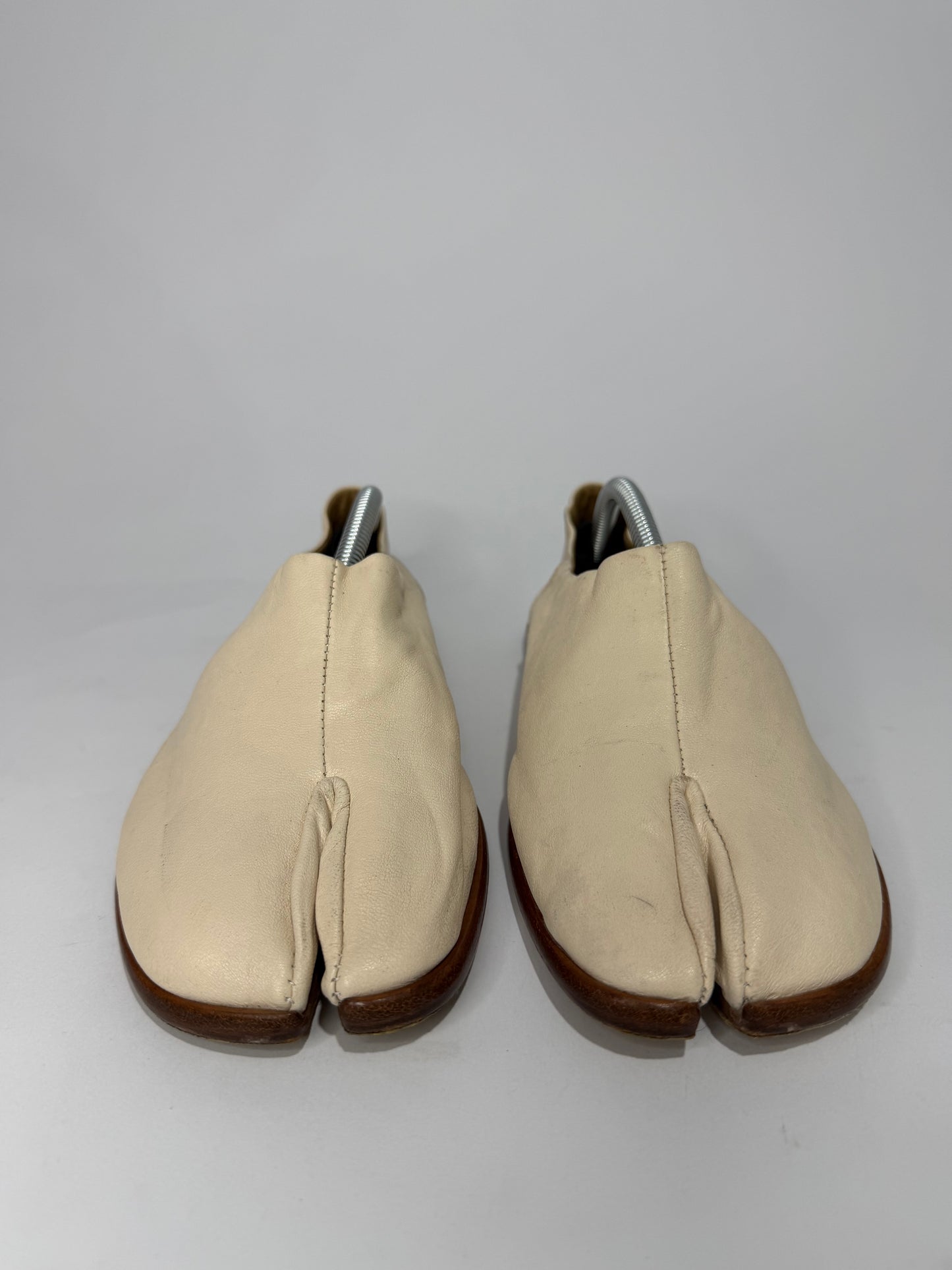 Maison Margiela White LeatherTabi babouche shoes Size 38 EU/ 8 US