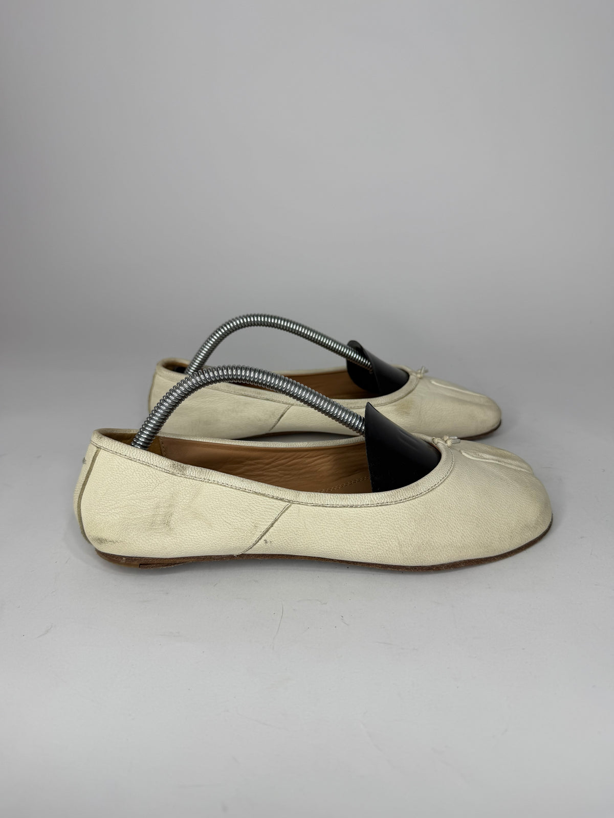 Maison Margiela Tabi Ballet Flats Ivory Leather Split-Toe EU 36
