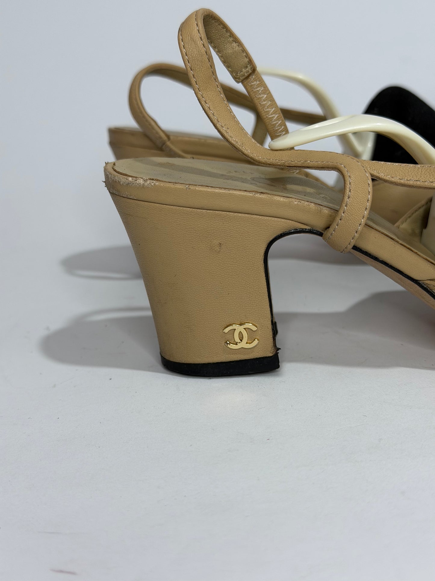 Chanel Beige/Black Leather And Fabric Cap Toe Slingback Sandals Size 36 EU/ 6 US / 3 UK