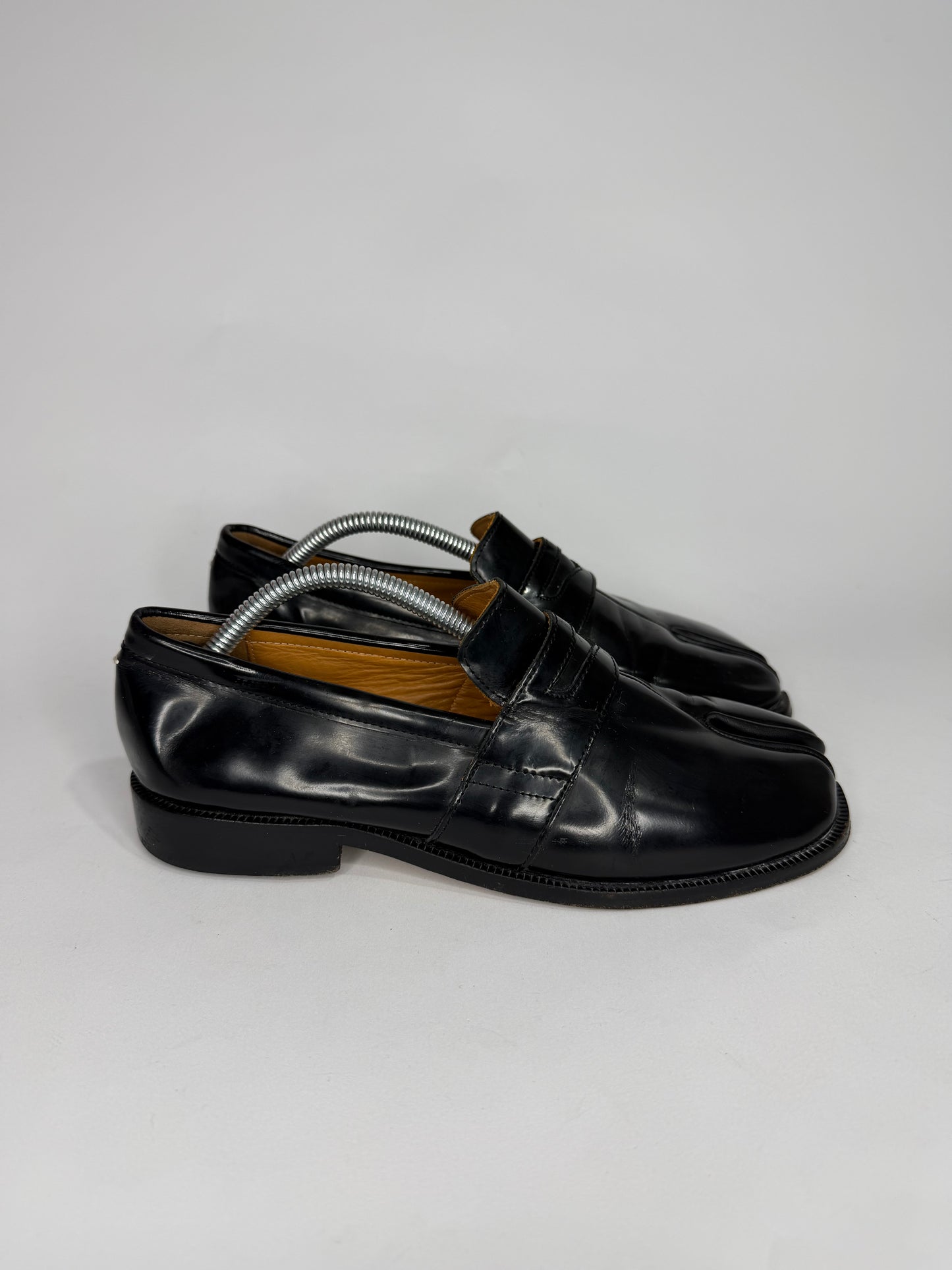 Maison MargeilaTabi strap split-toe loafers Size 38 EU/ 8 US/ 5 UK
