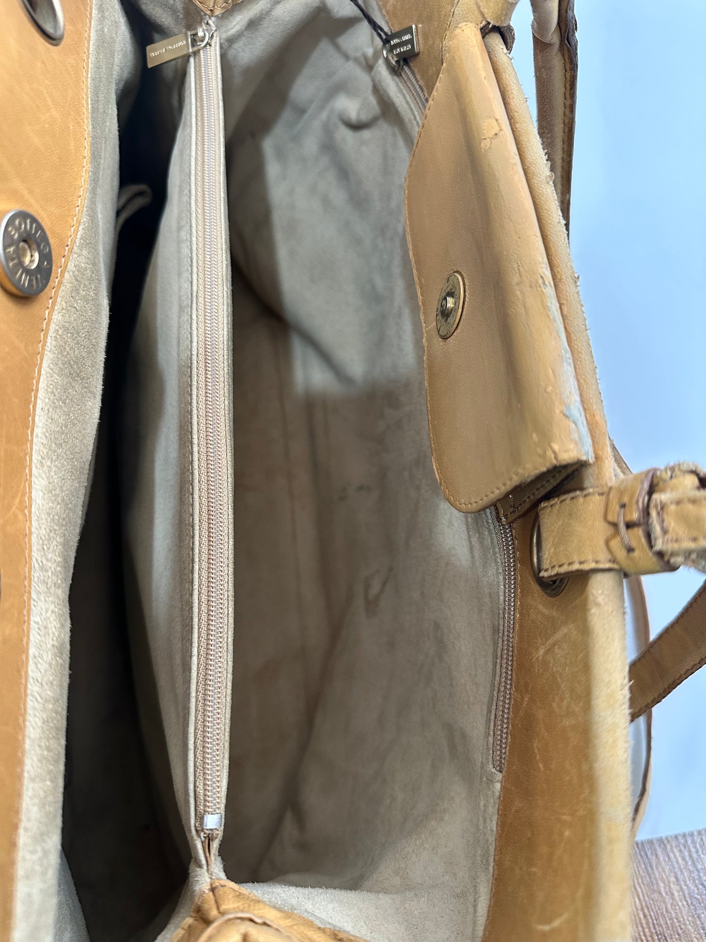 Bottega Veneta Vintage
Intrecciato Top Handle Bag