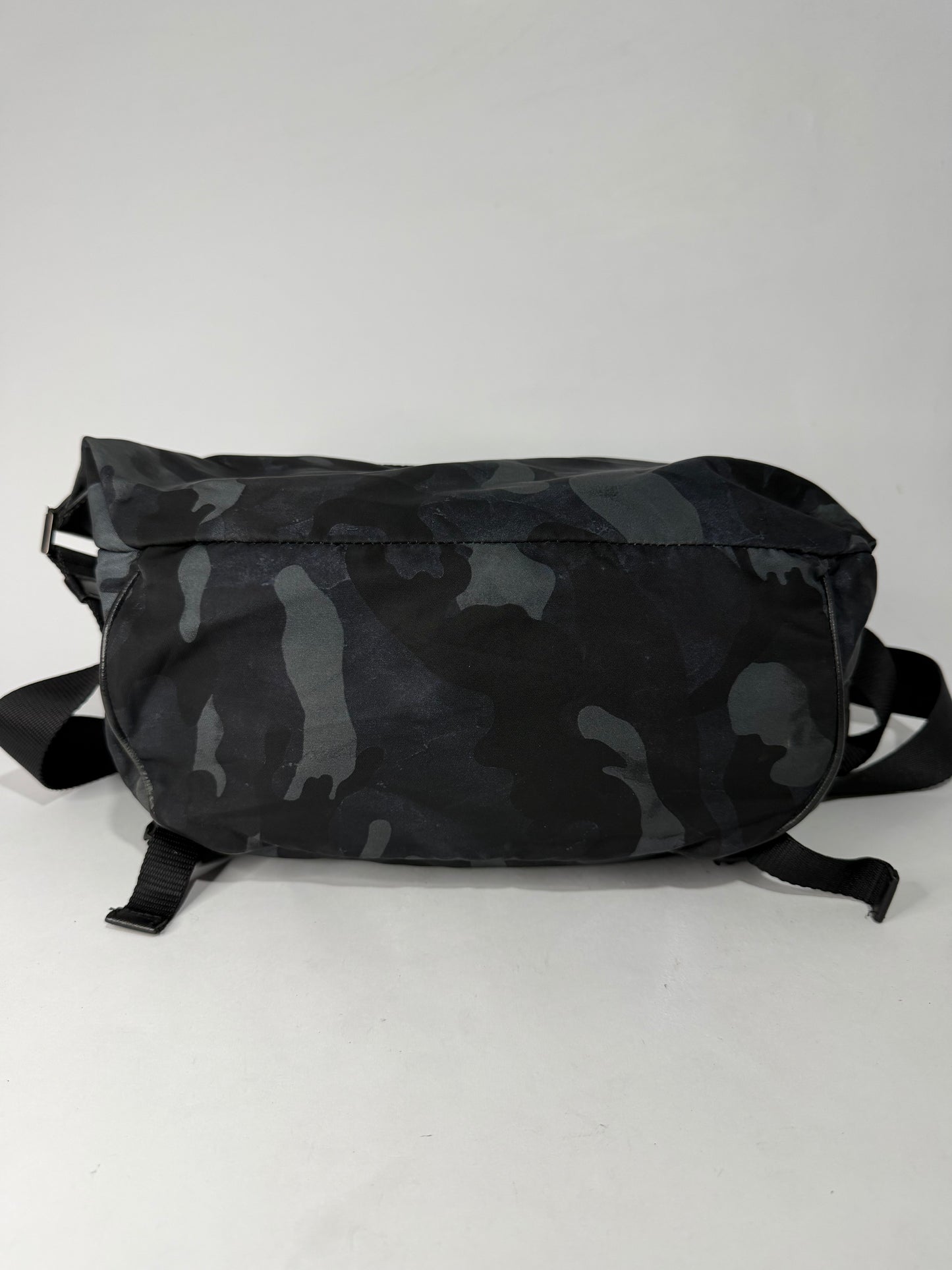 PRADA
Tessuto Nylon Camouflage Belt Bag Fumo