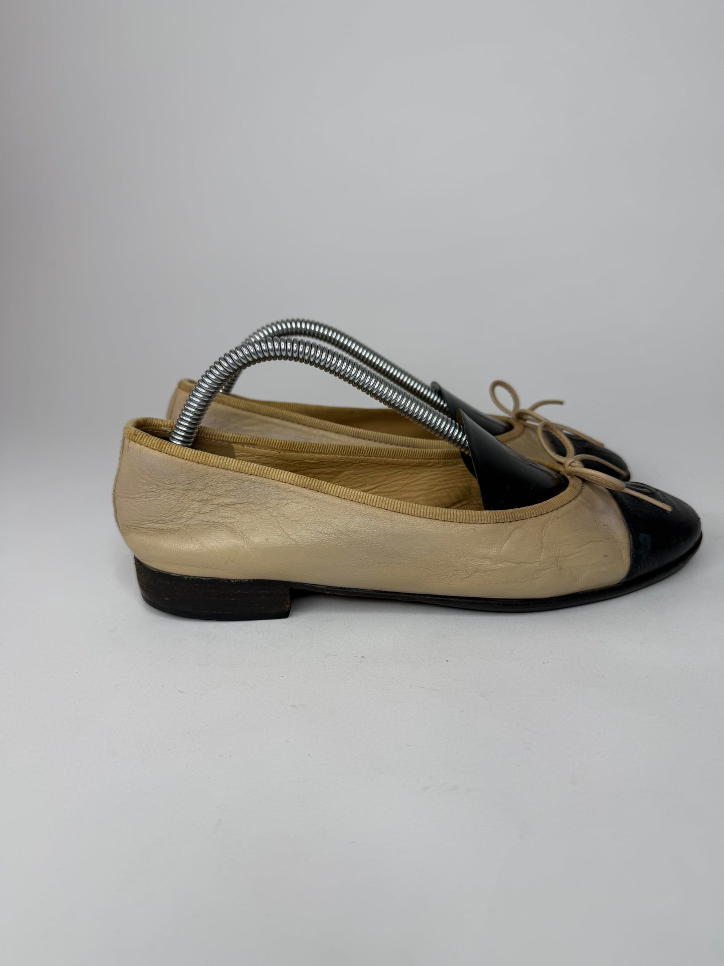CHANEL Beige/Black Lambskin Leather CC Ballet Flats Size 36 EU/ 6 US / 3 UK