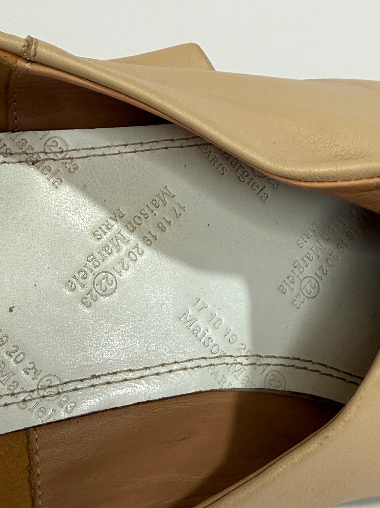 Maison Margiela Beige LeatherTabi babouche shoes Size 36 EU/ 6 US