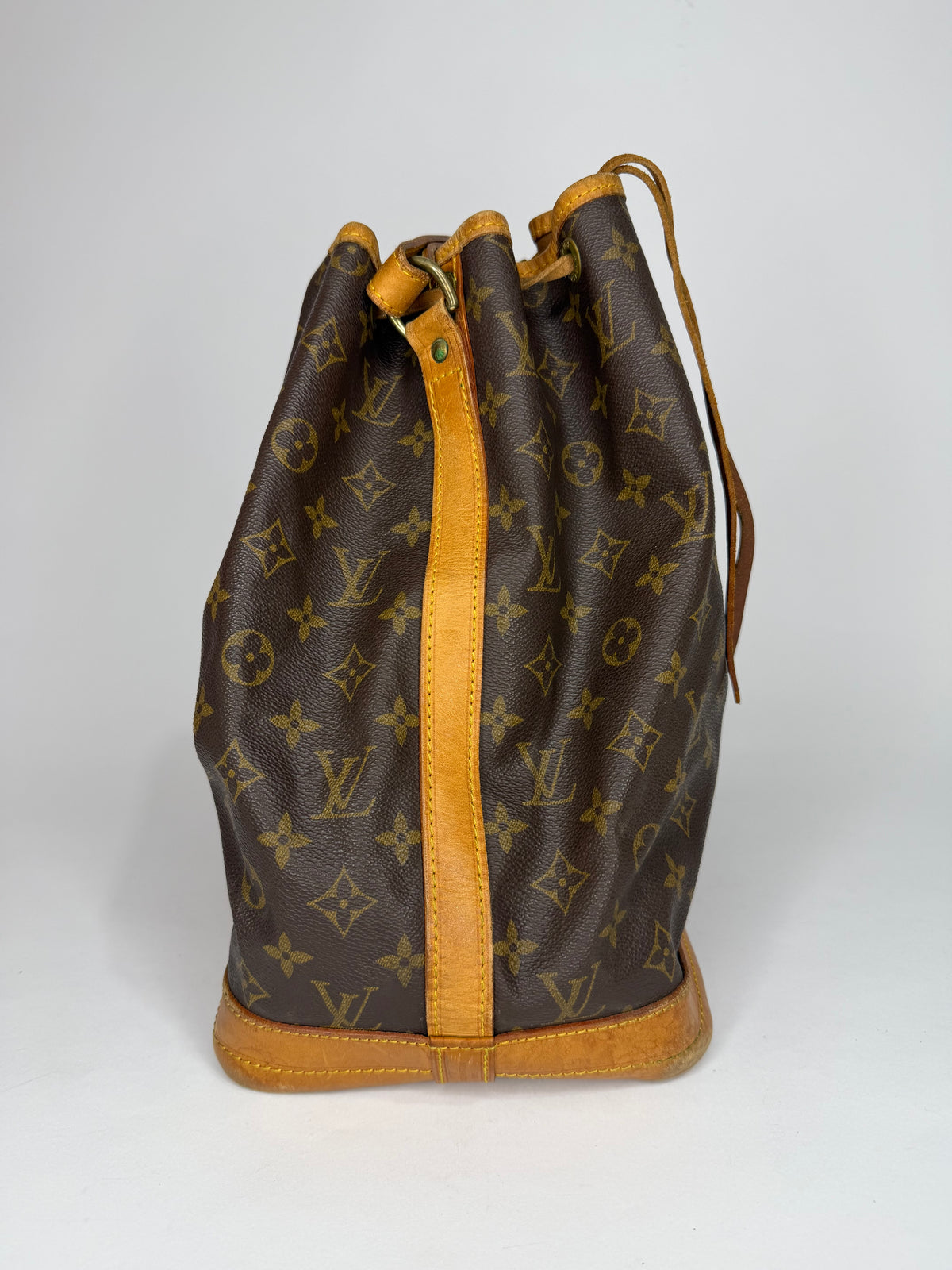 LOUIS VUITTON
Monogram Canvas Large Noe Bag