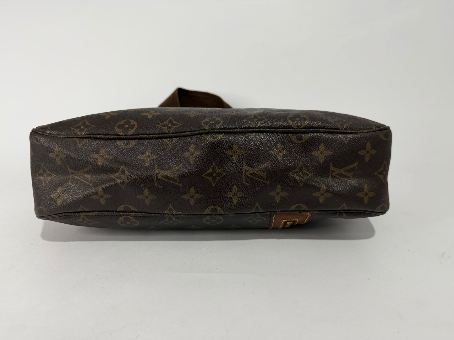 LOUIS VUITTON
Monogram Sac Bosphore Messenger Bag